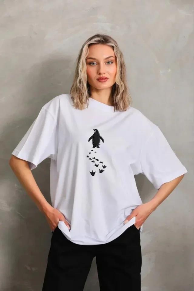Nihilist Penguen Temalı Oversize Bisiklet Yaka Tişört - Beyaz