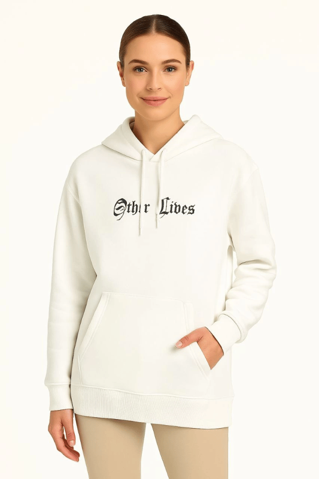 Oversize Üç İplik Şardonlu Kapüşonlu Sweatshirt – Beyaz “Other Lives” Ön Ve Arka Baskılı, Kanguru Cepli, Ribanalı Rahat Kışlık Model Beyaz