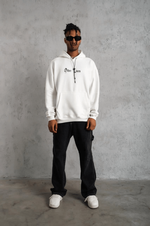 Oversize Üç İplik Şardonlu Kapüşonlu Sweatshirt – Beyaz “Other Lives” Ön Ve Arka Baskılı, Kanguru Cepli, Ribanalı Rahat Kışlık Model Beyaz