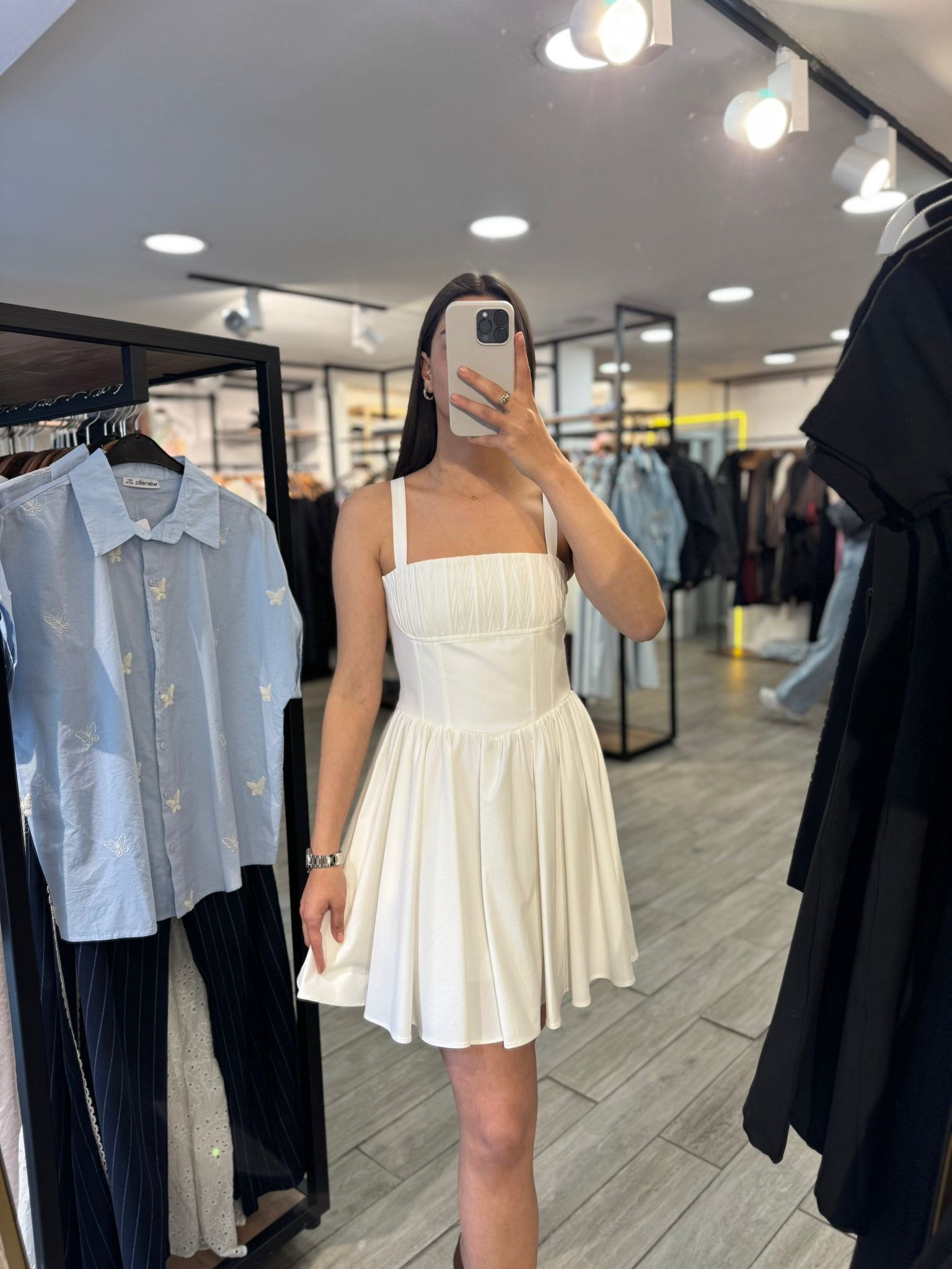 Beyaz Askılı Mini Kloş Elbise