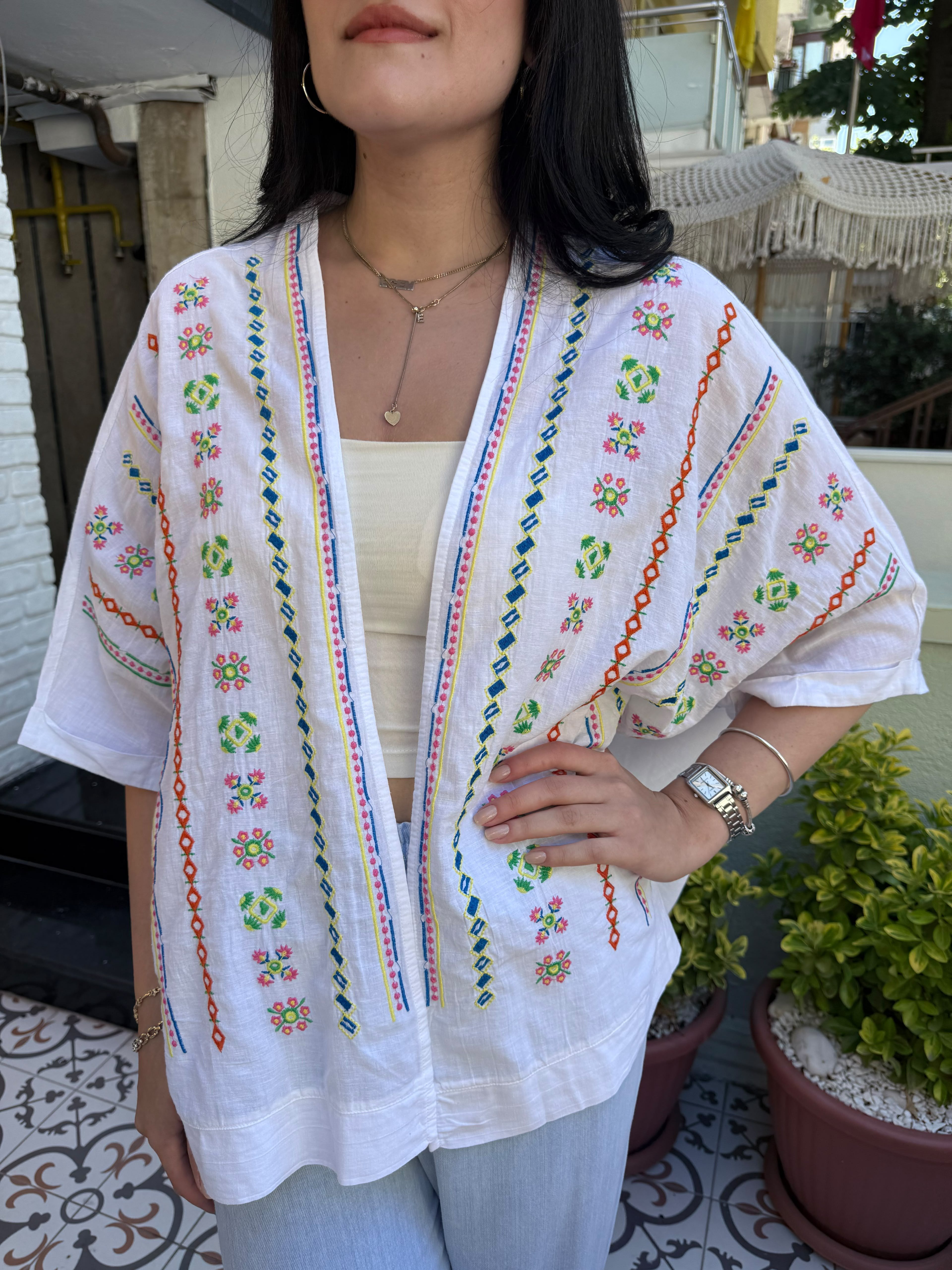 Beyaz Nakışlı Oversize Kimono