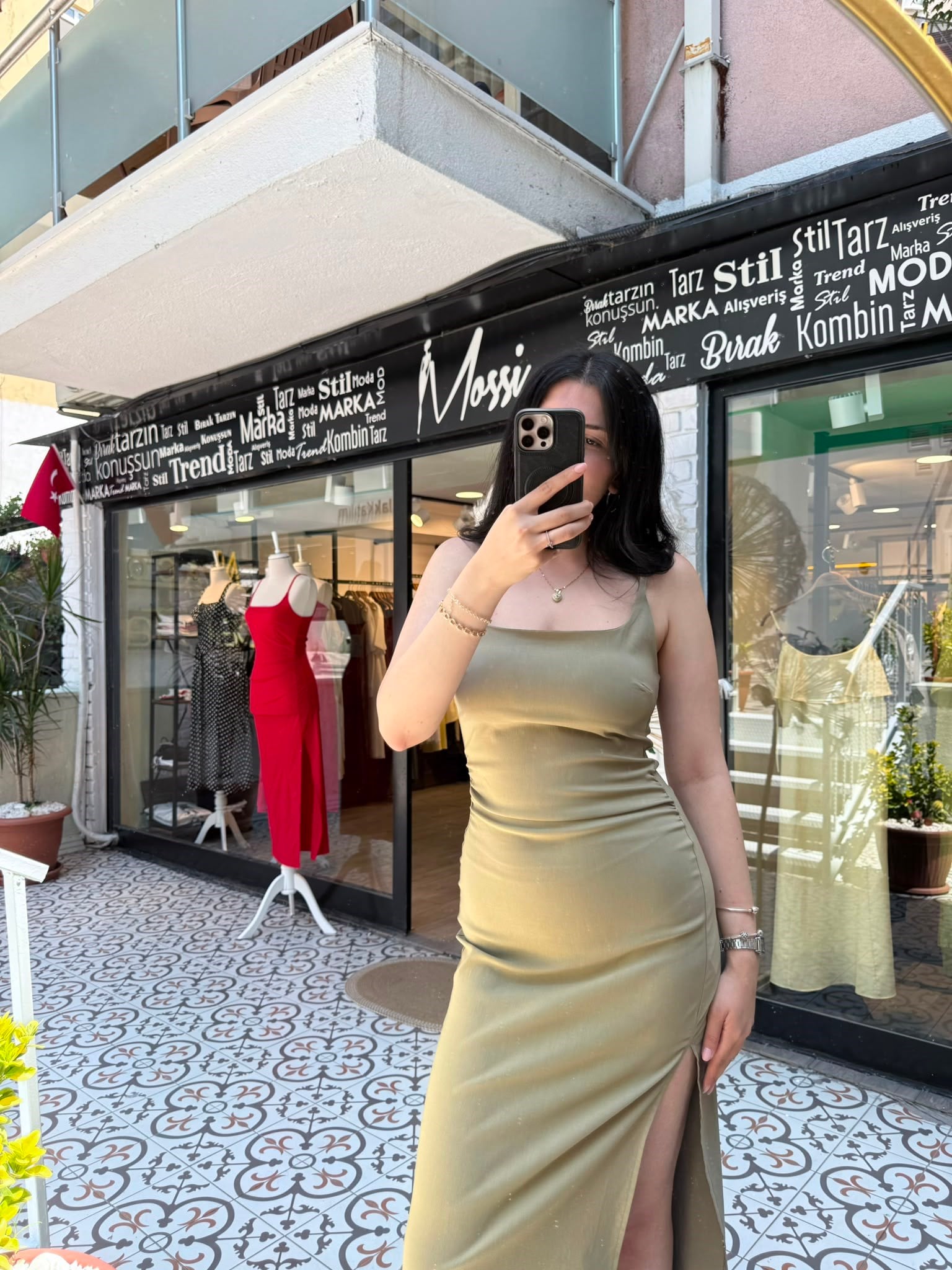 Çağla Yeşili Askılı Elbise