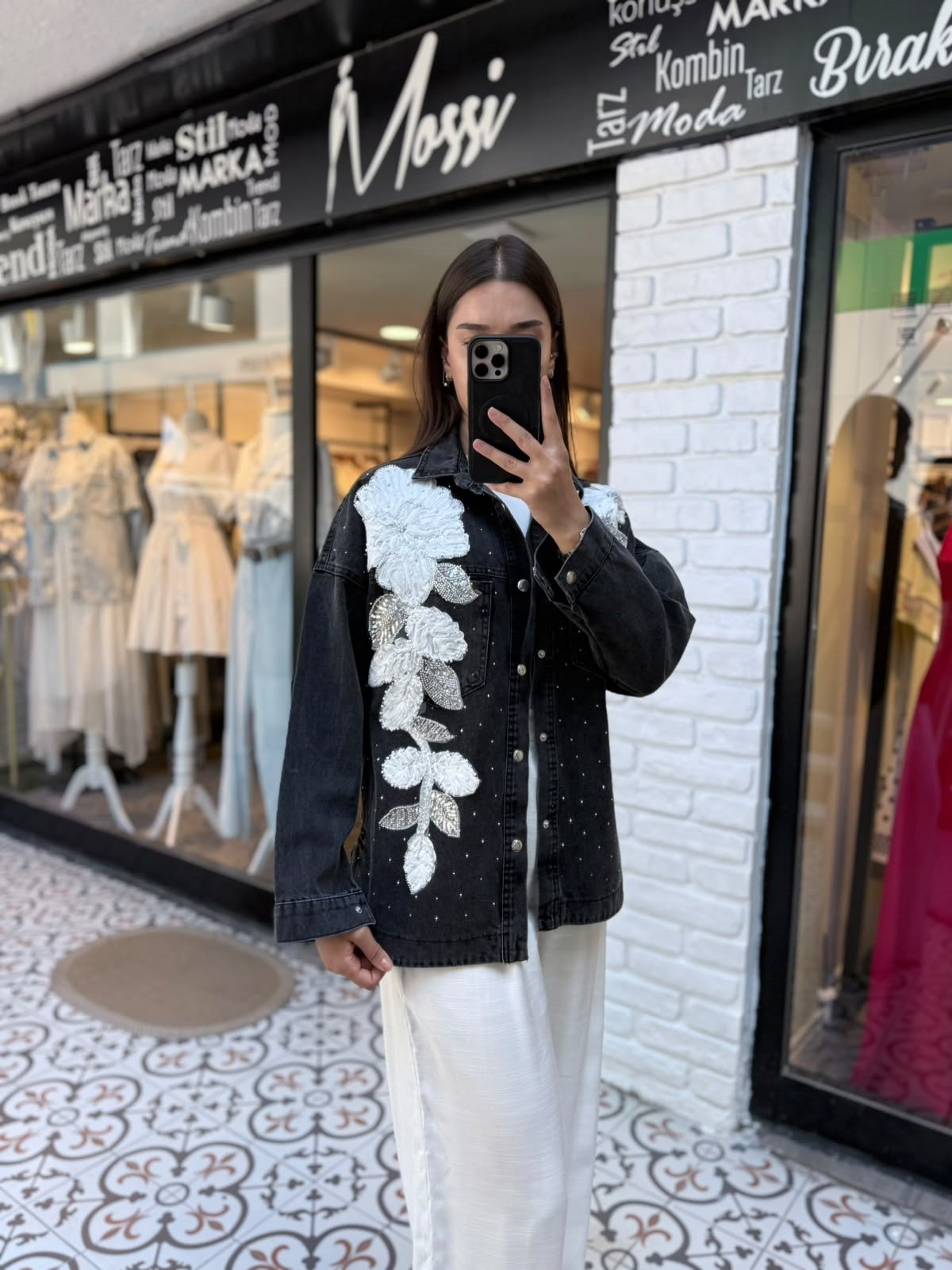 Çiçek Aplikeli Taş Detaylı Antrasit Denim Ceket
