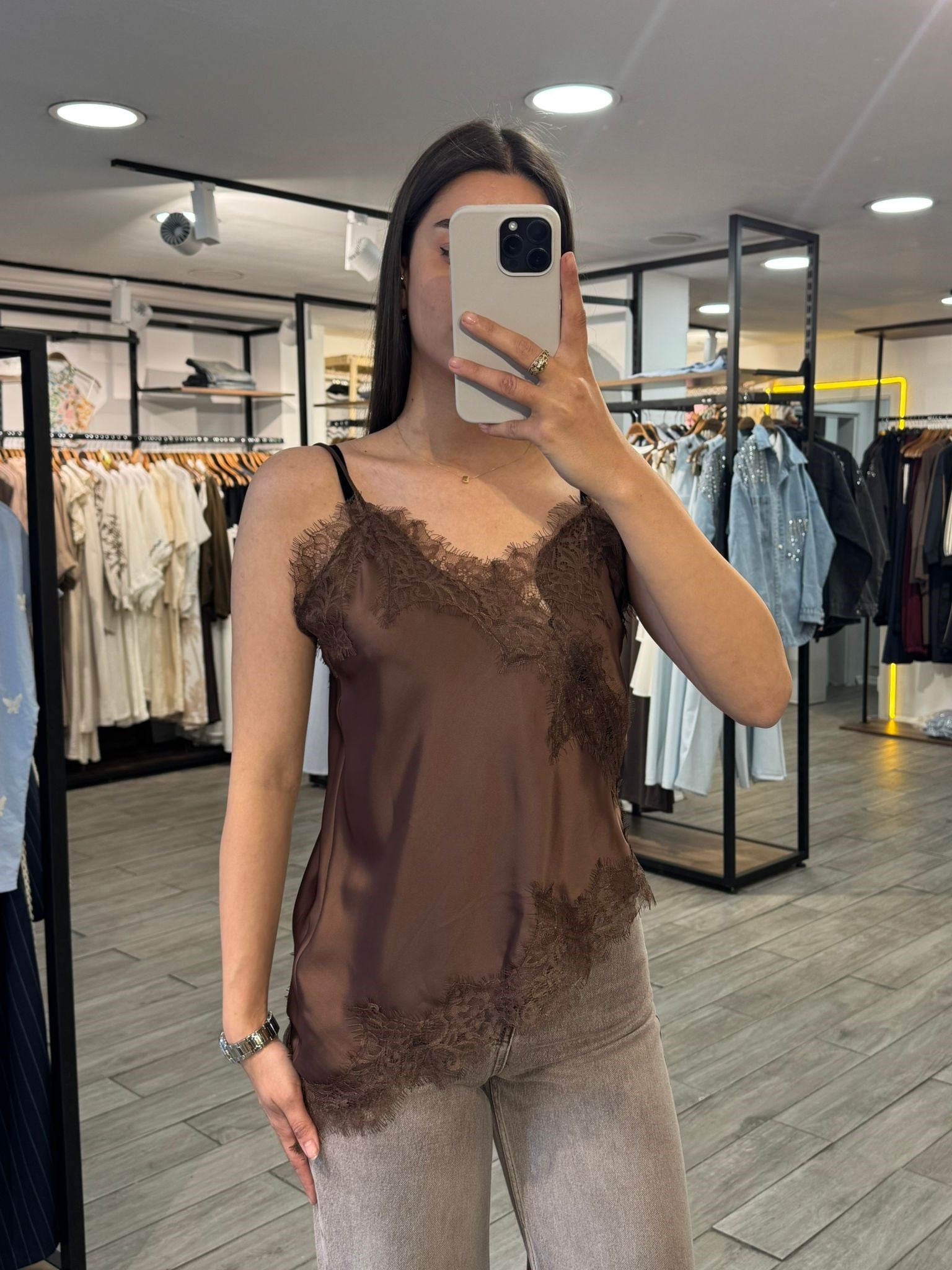 Kahve Dantel Detaylı Ayarlanabilir Askılı Saten Bluz