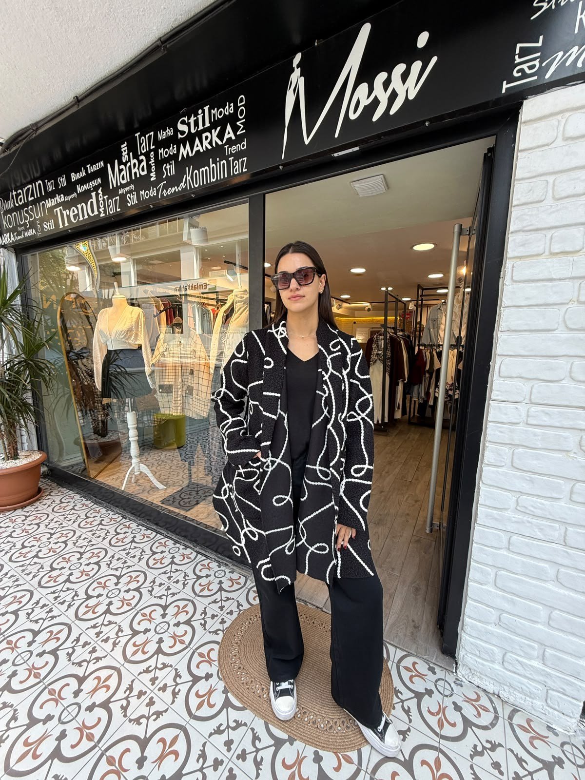 Kendinden Desenli Siyah Krem Trench Hırka