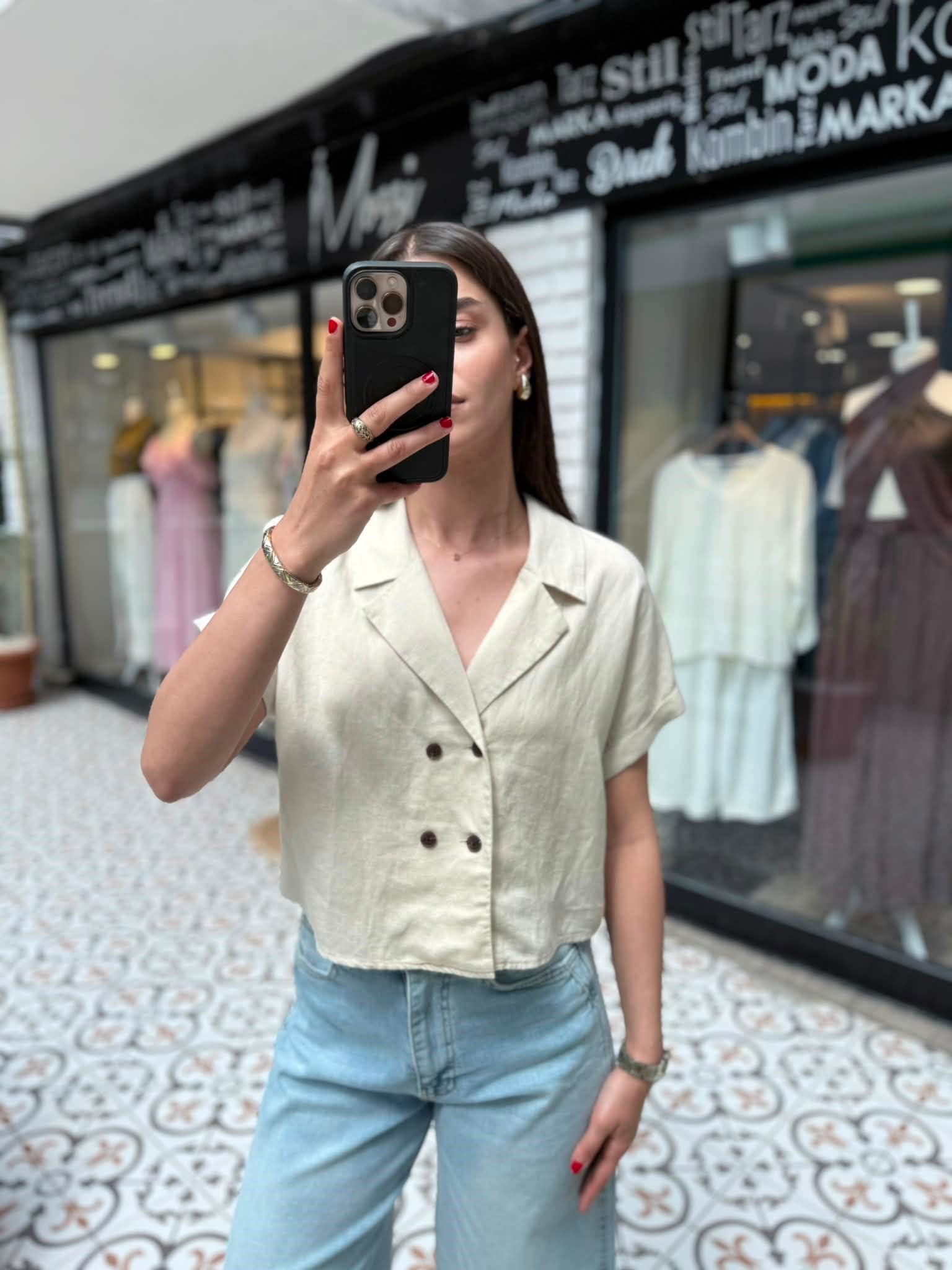 Krem Kruvaze Düğmeli Crop Bluz