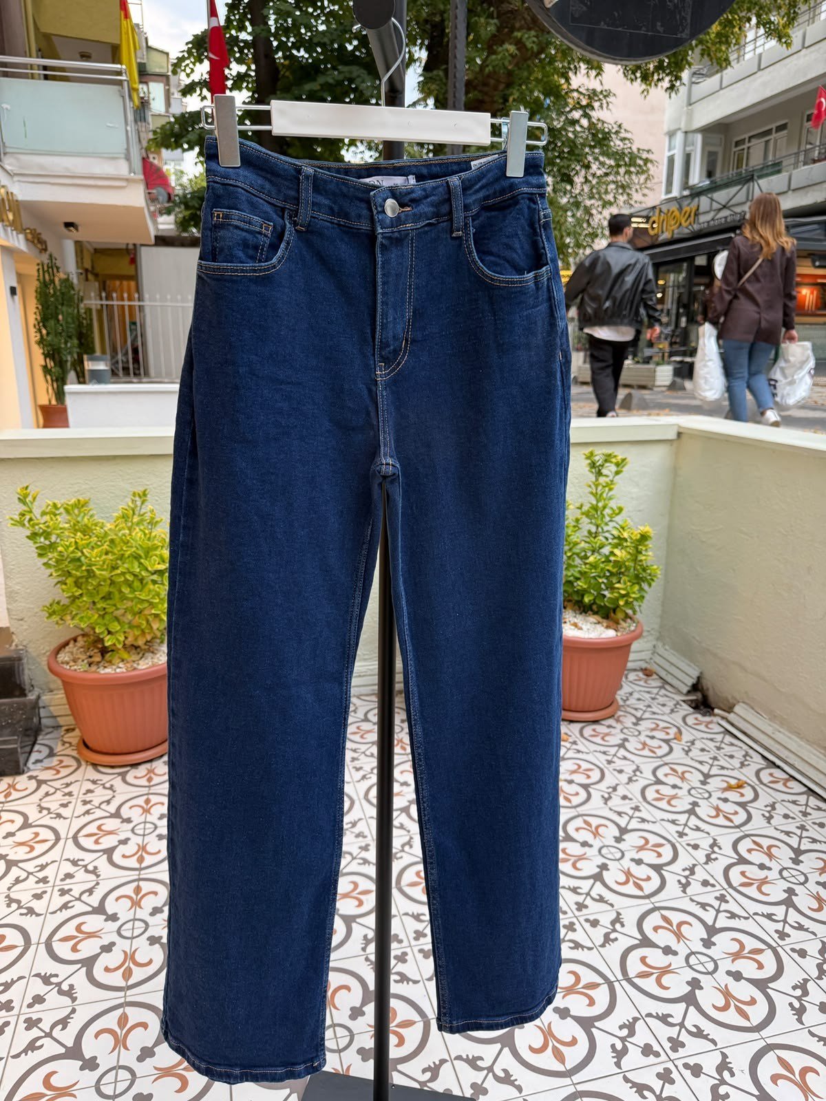Mavi Jean