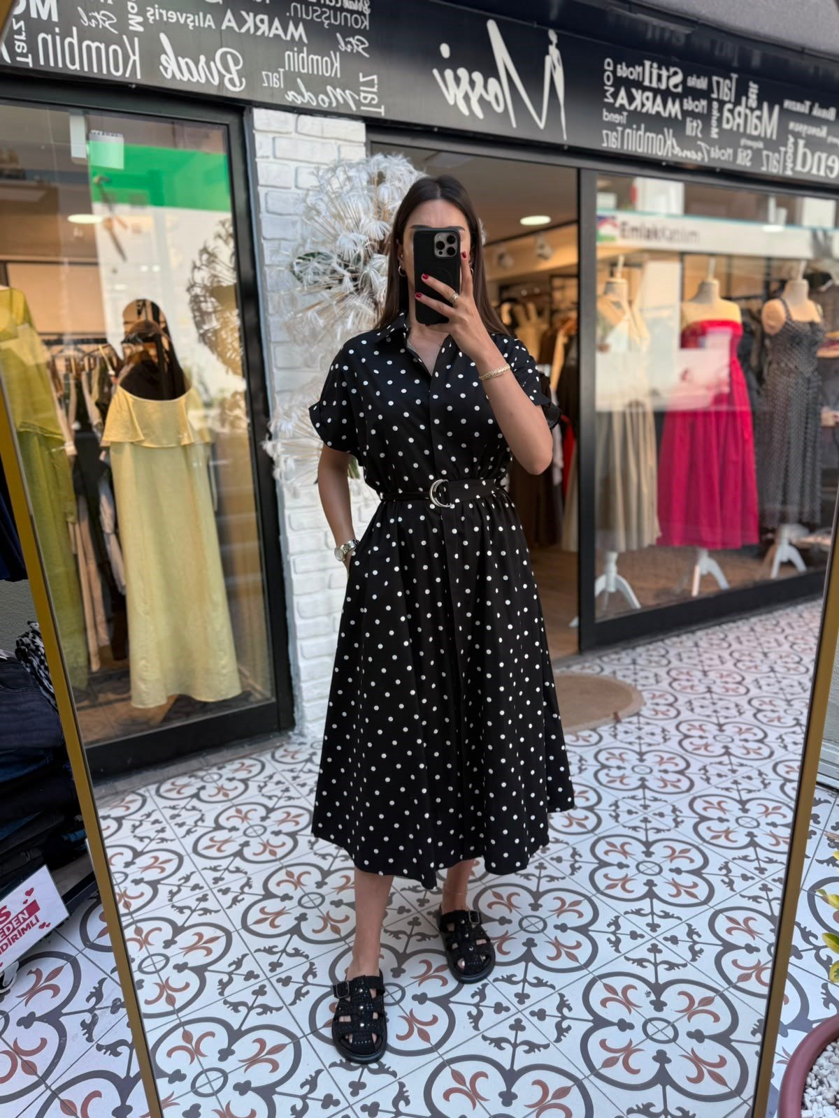 Siyah Puantiyeli Gömlek Yaka Kemerli Midi Boy Elbise | Mossi Butik