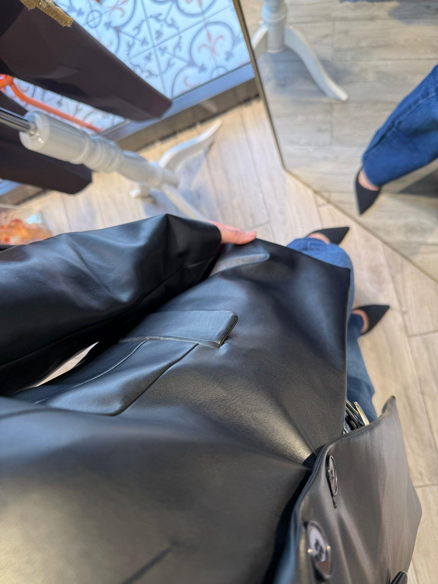 Siyah Suni Deri Blazer Ceket – Modern Kesim Şık Kadın Ceket