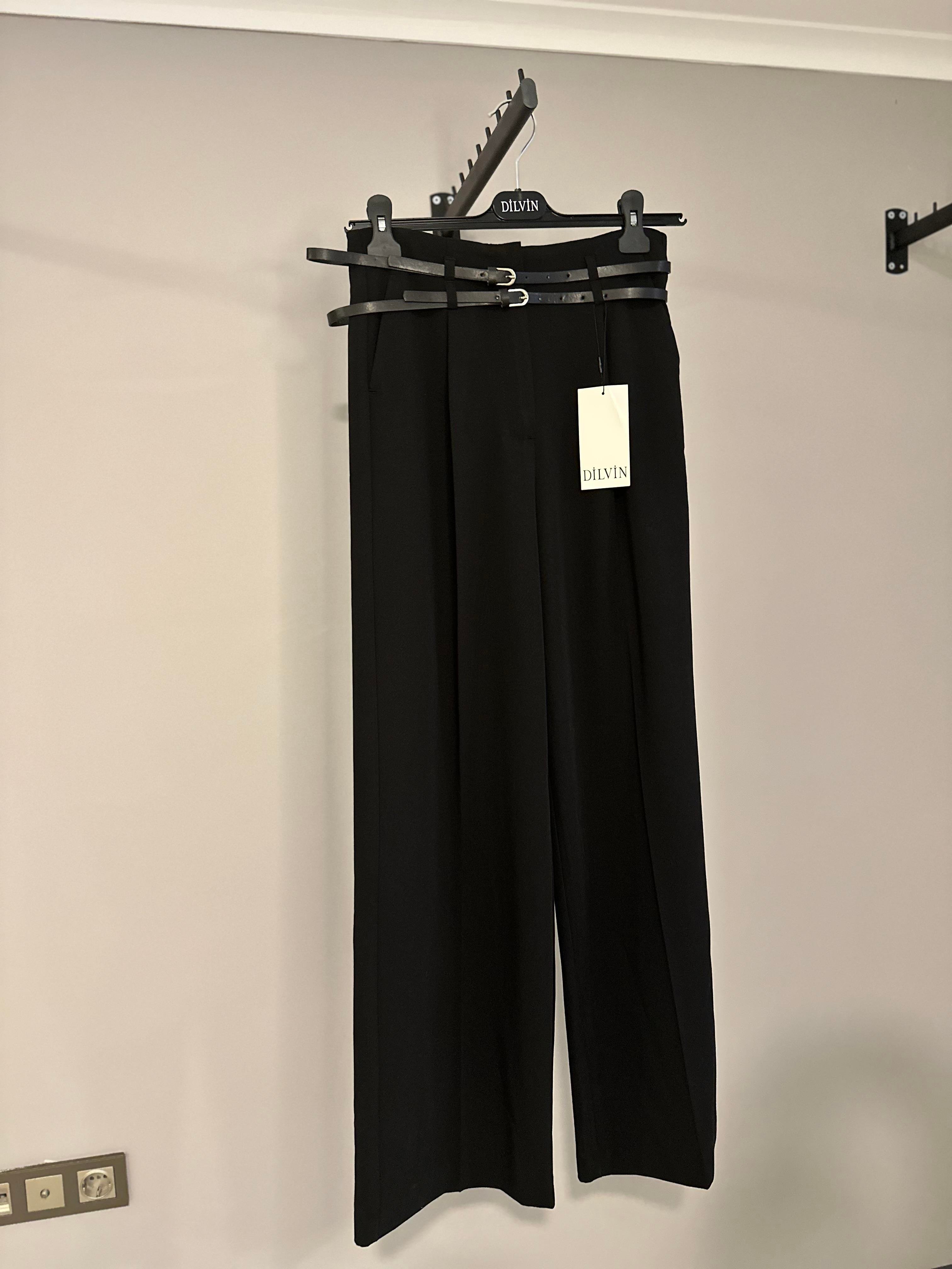 Siyah Kemerli Pantolon