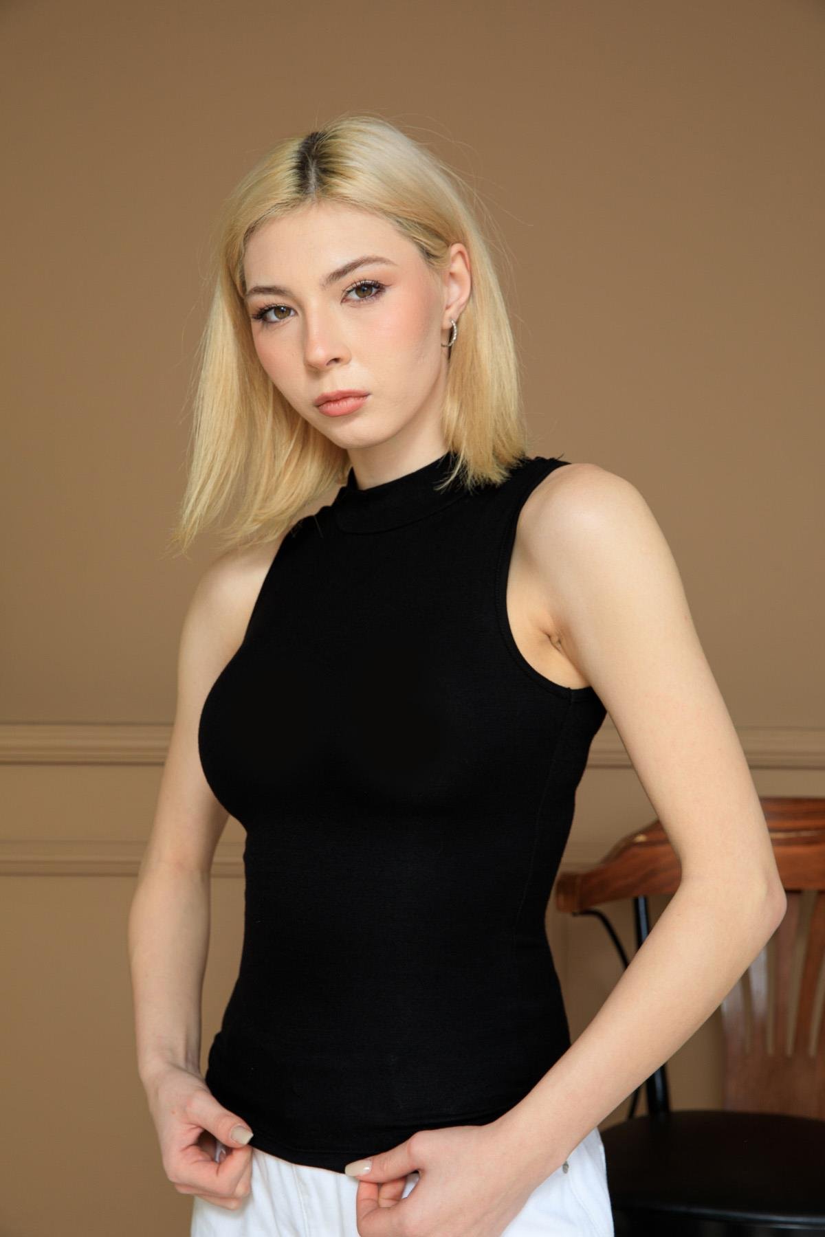 Sıfır Kollu Body