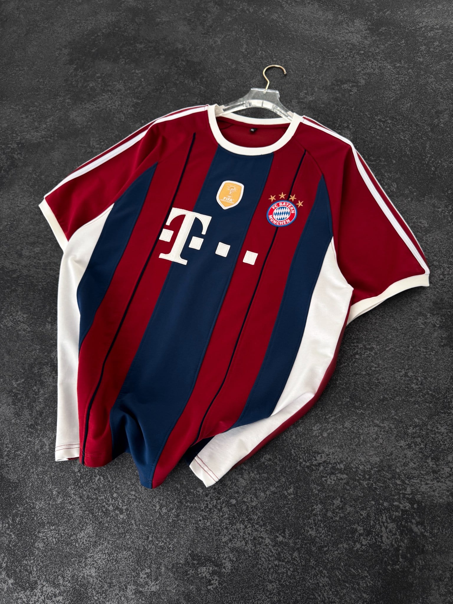 ÇİZGİLİ BAYERN TSHİRT