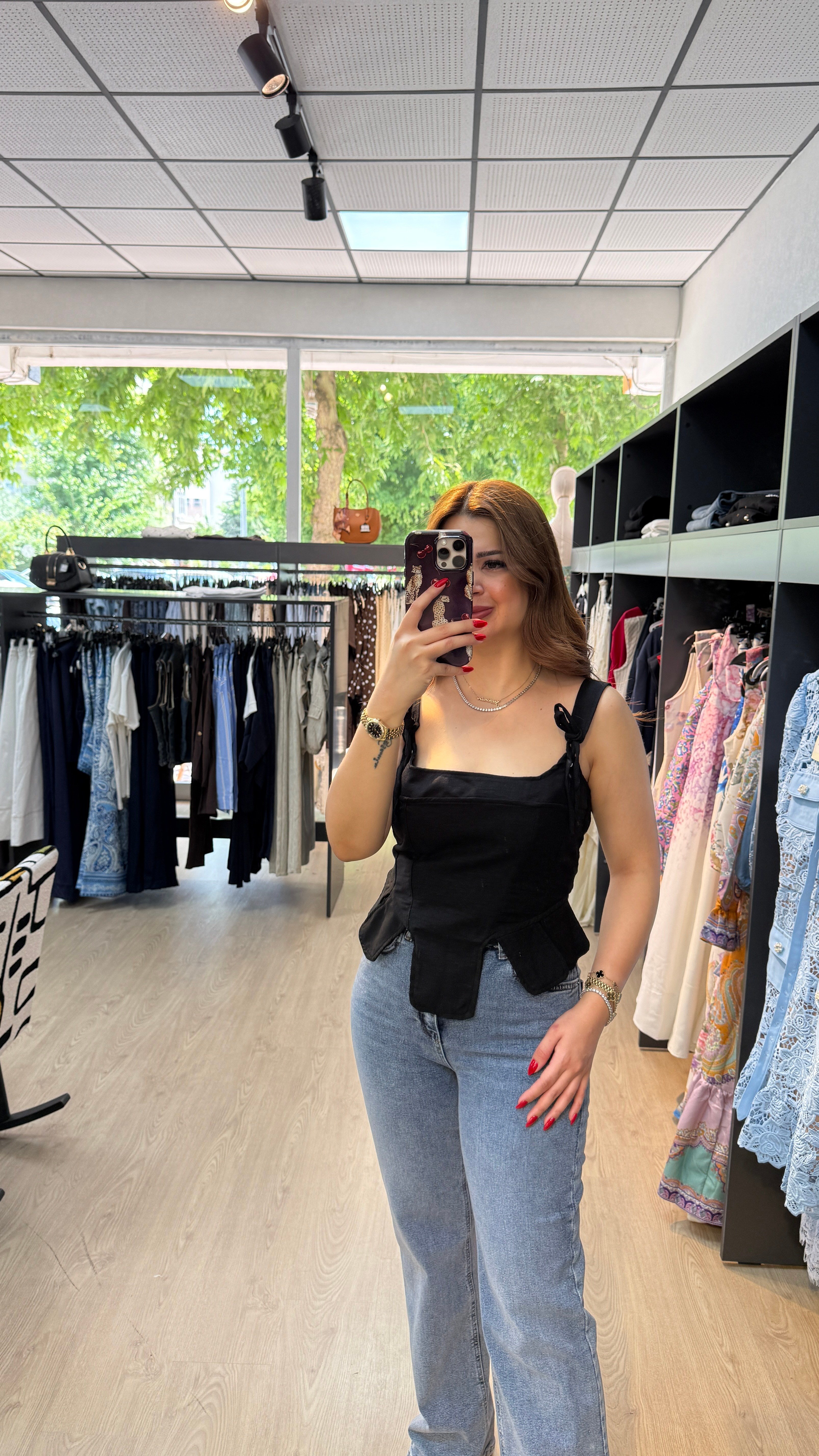 Askılı İp Detaylı Bluz