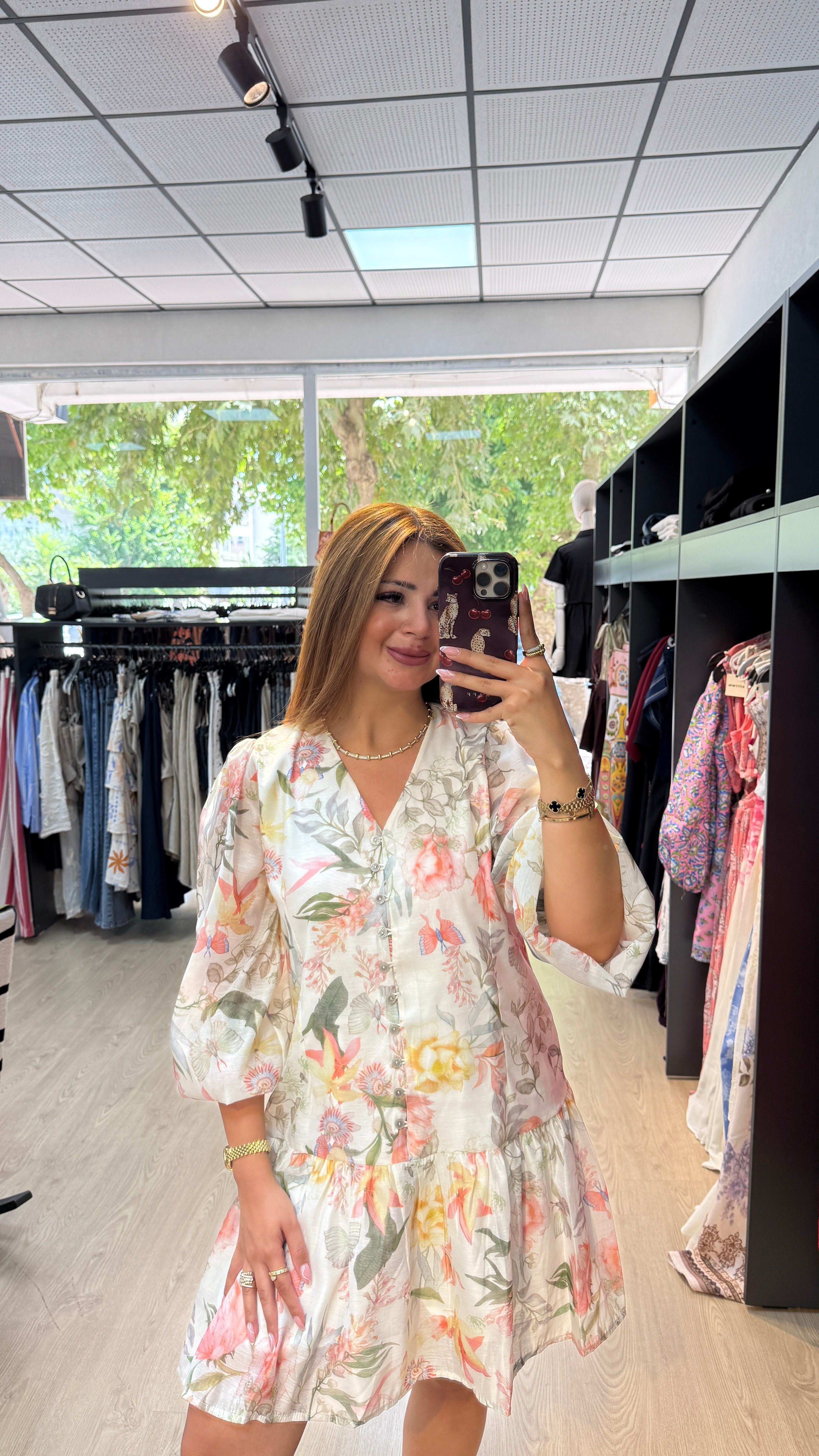 Çiçekli Düğmeli Elbise