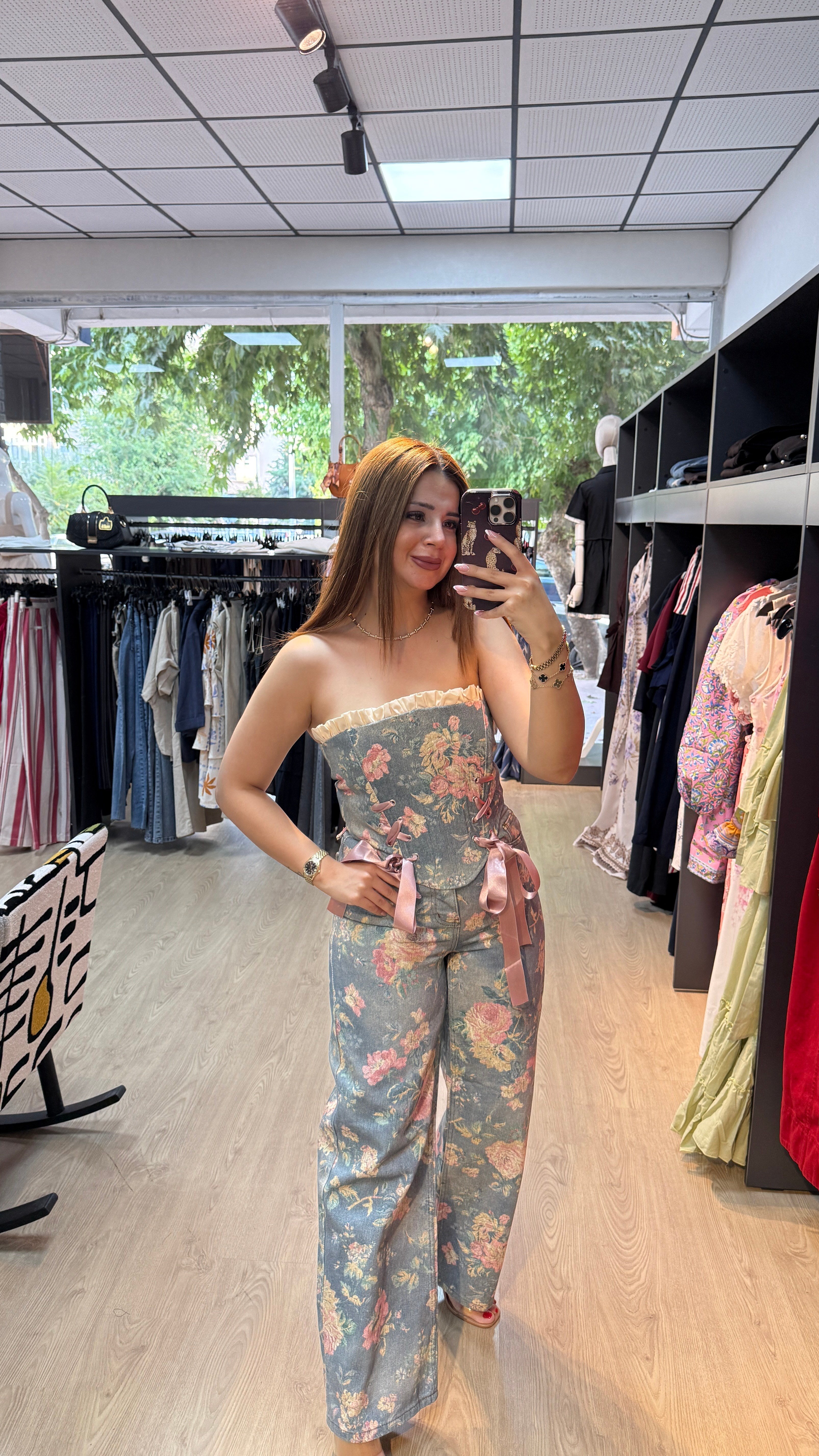 Çiçekli Jean
