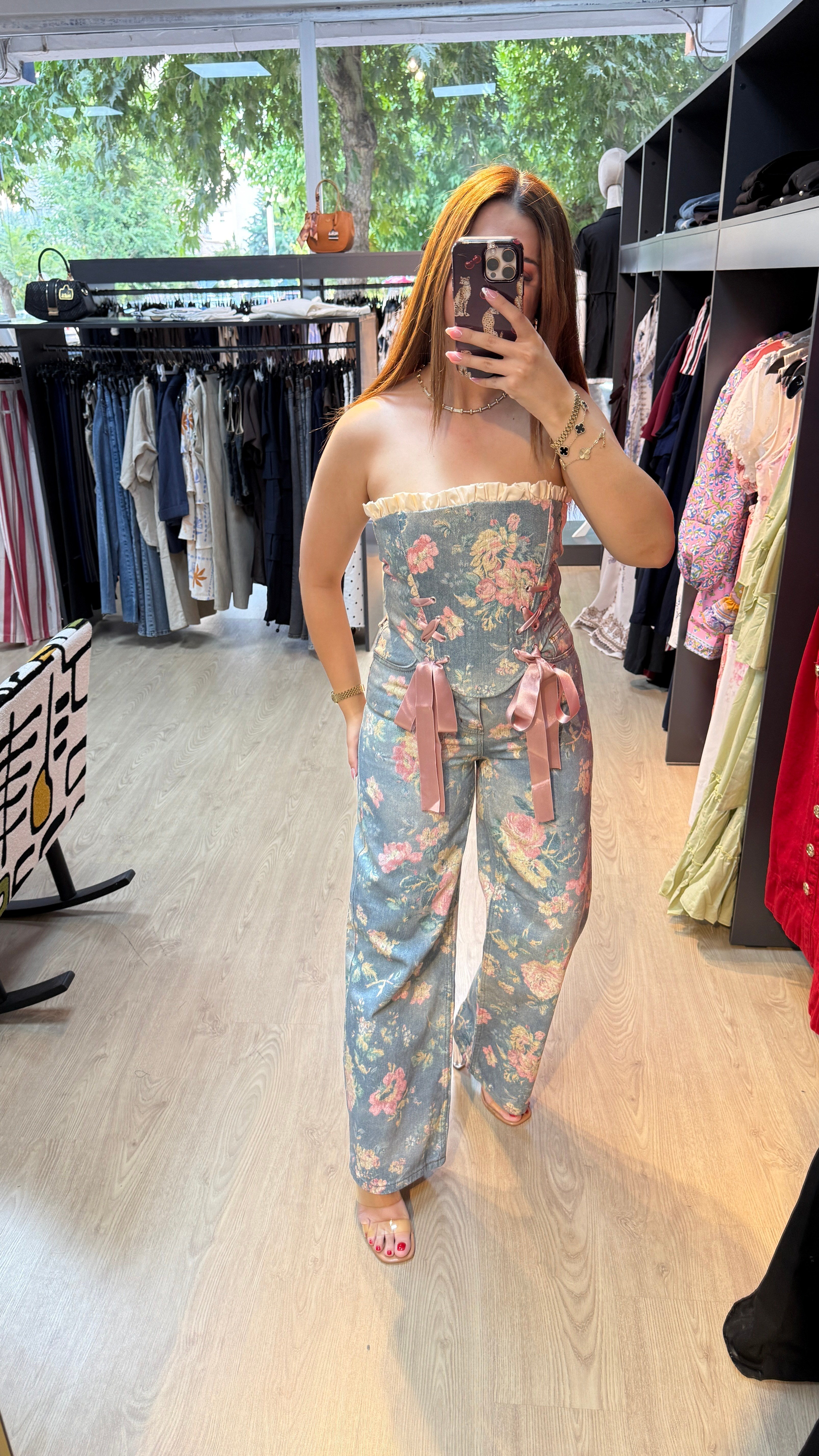 Çiçekli Jean