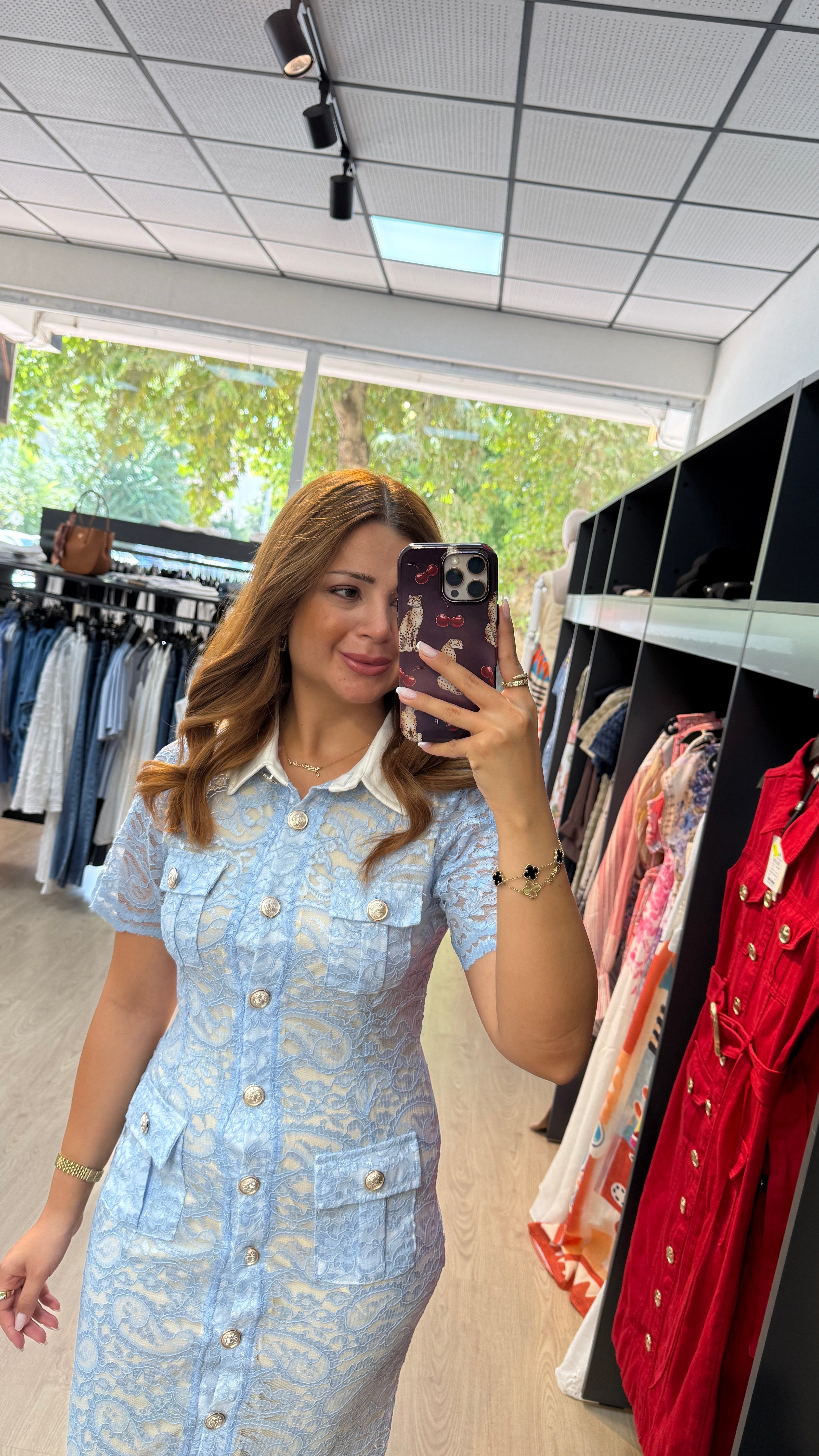Dantel Detaylı Düğmeli Midi Boy Elbise