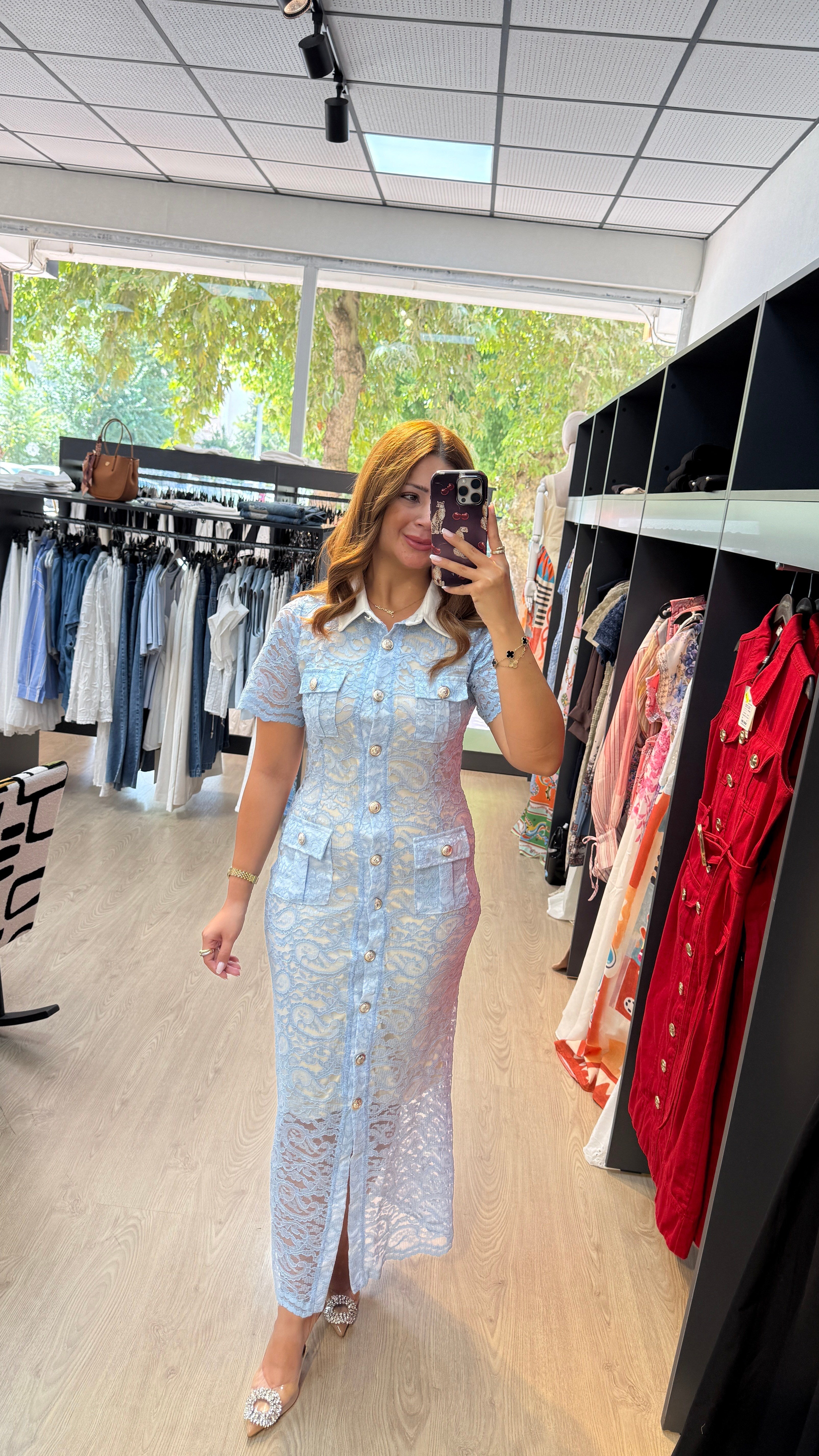 Dantel Detaylı Düğmeli Midi Boy Elbise