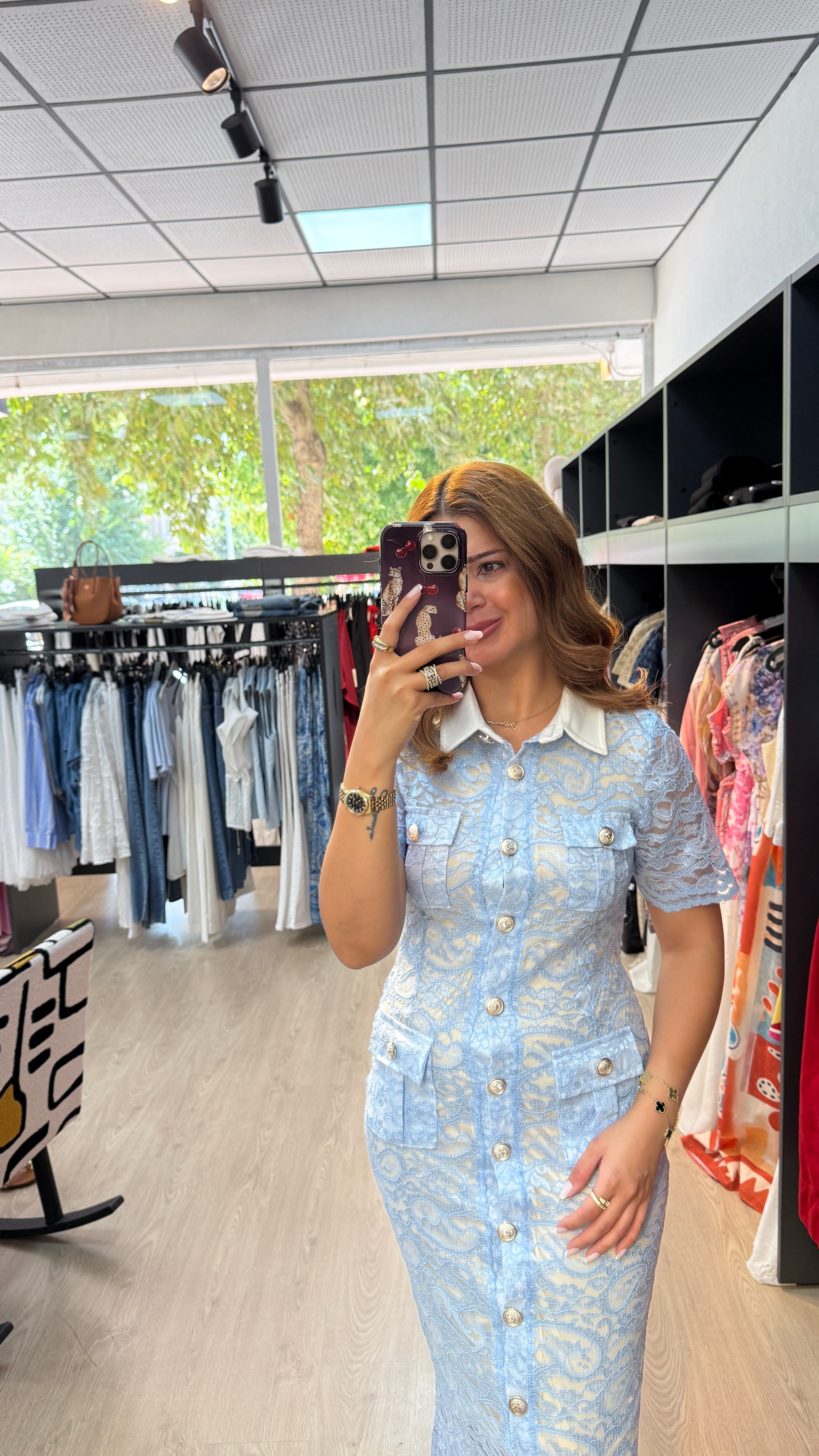 Dantel Detaylı Düğmeli Midi Boy Elbise