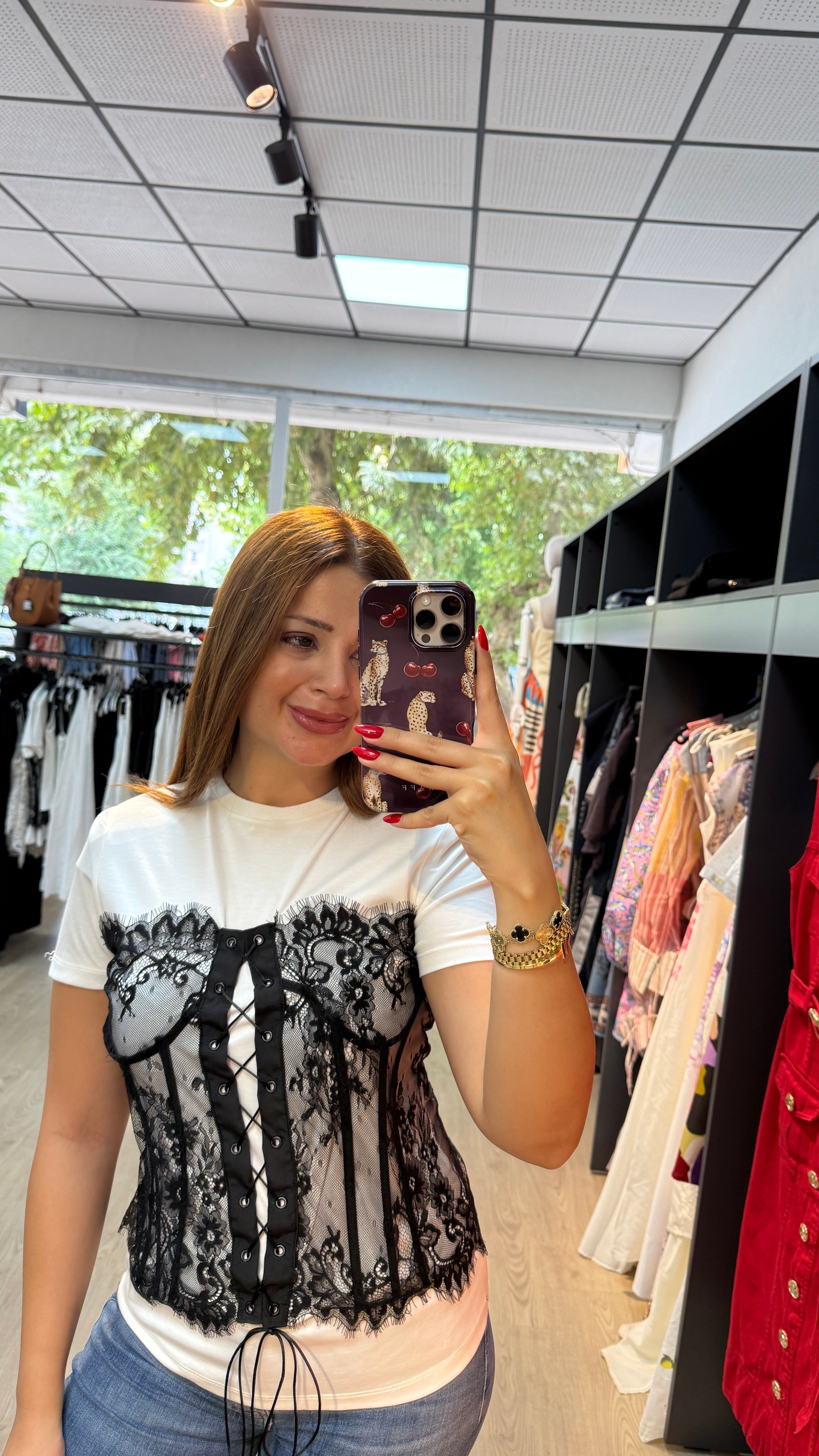 Dantel Korse Detaylı Vatkalı Bluz