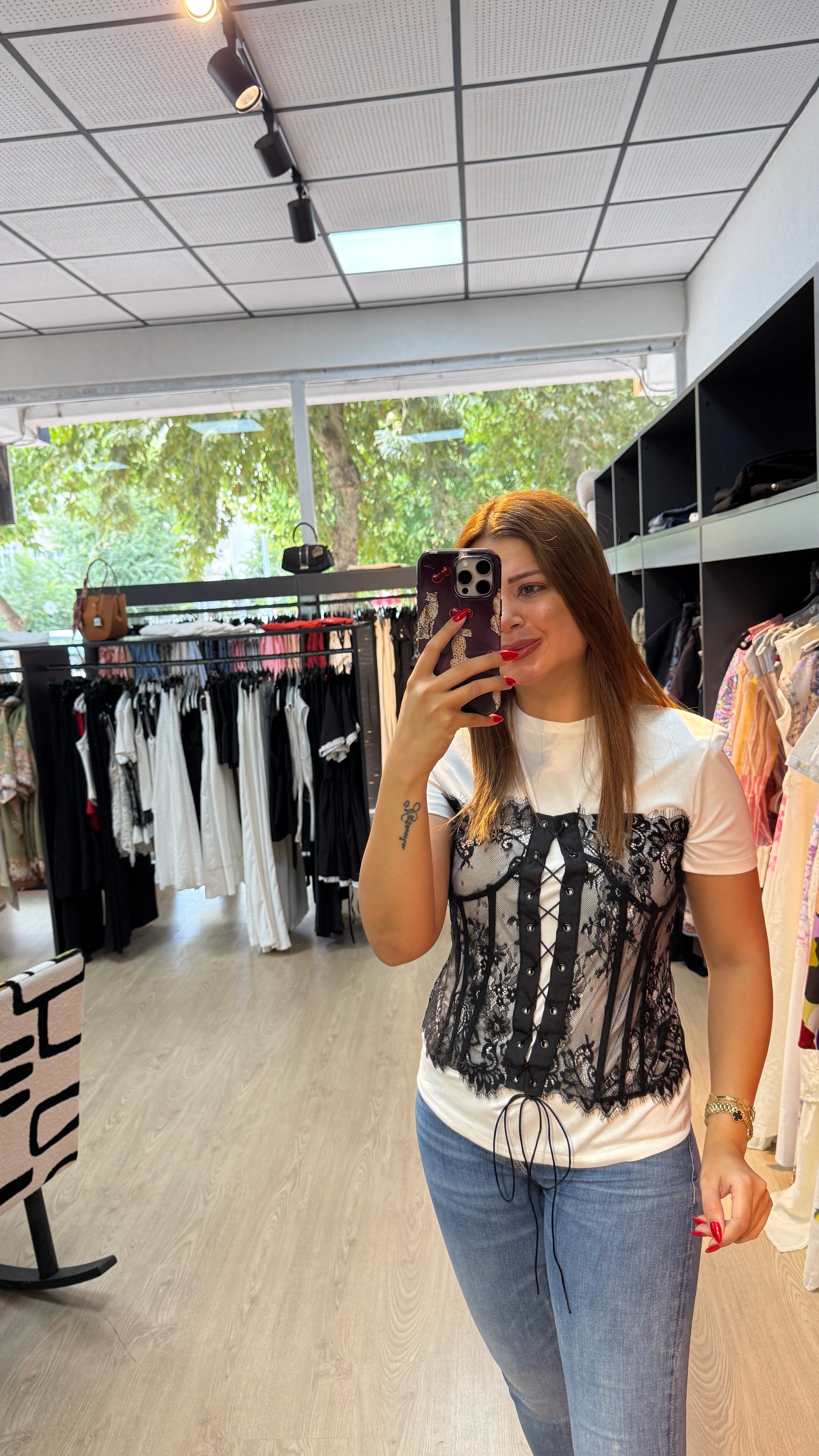 Dantel Korse Detaylı Vatkalı Bluz
