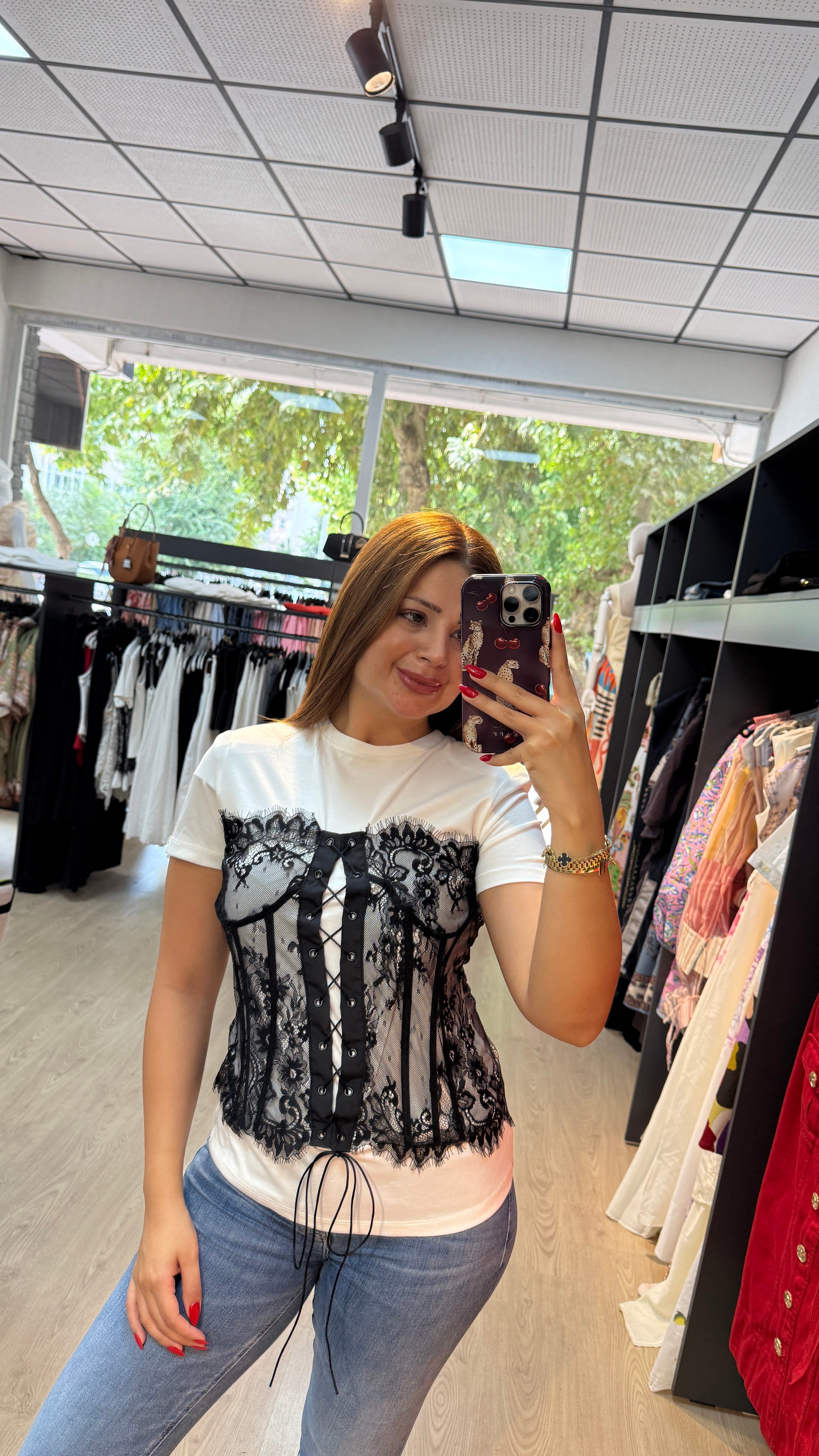 Dantel Korse Detaylı Vatkalı Bluz