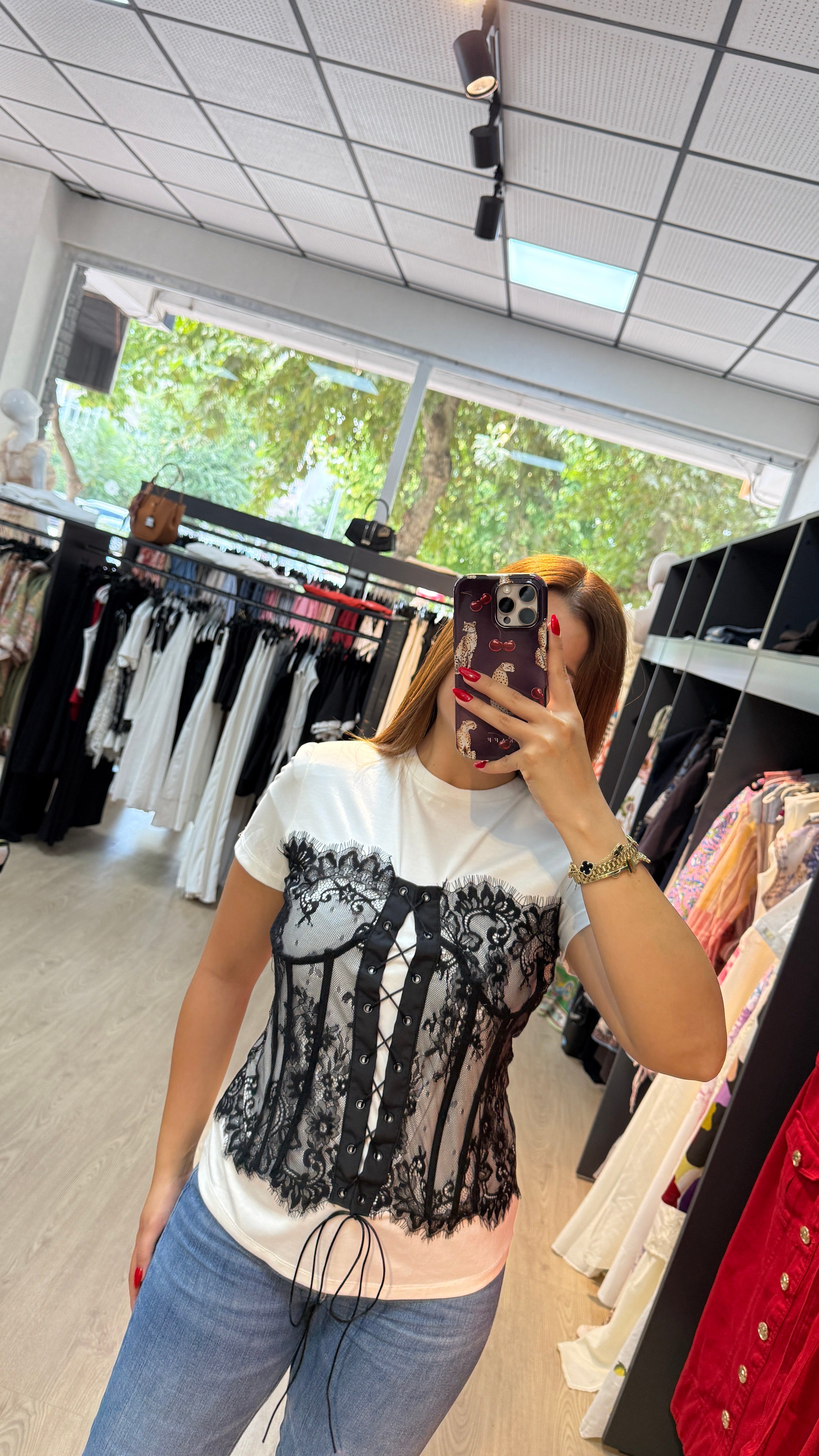 Dantel Korse Detaylı Vatkalı Bluz