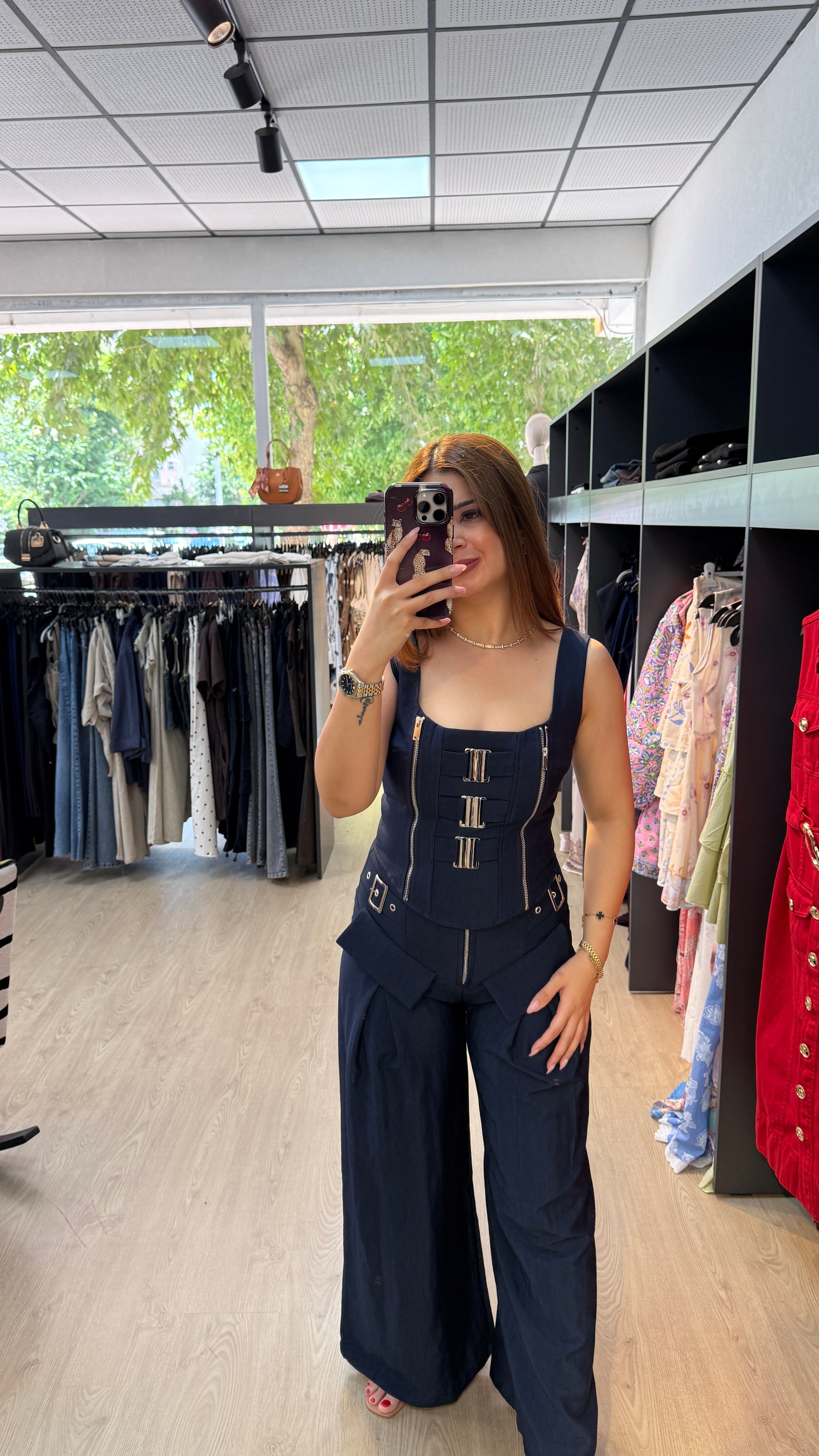 Fermuar Detaylıı Askılı Pantolon Takım