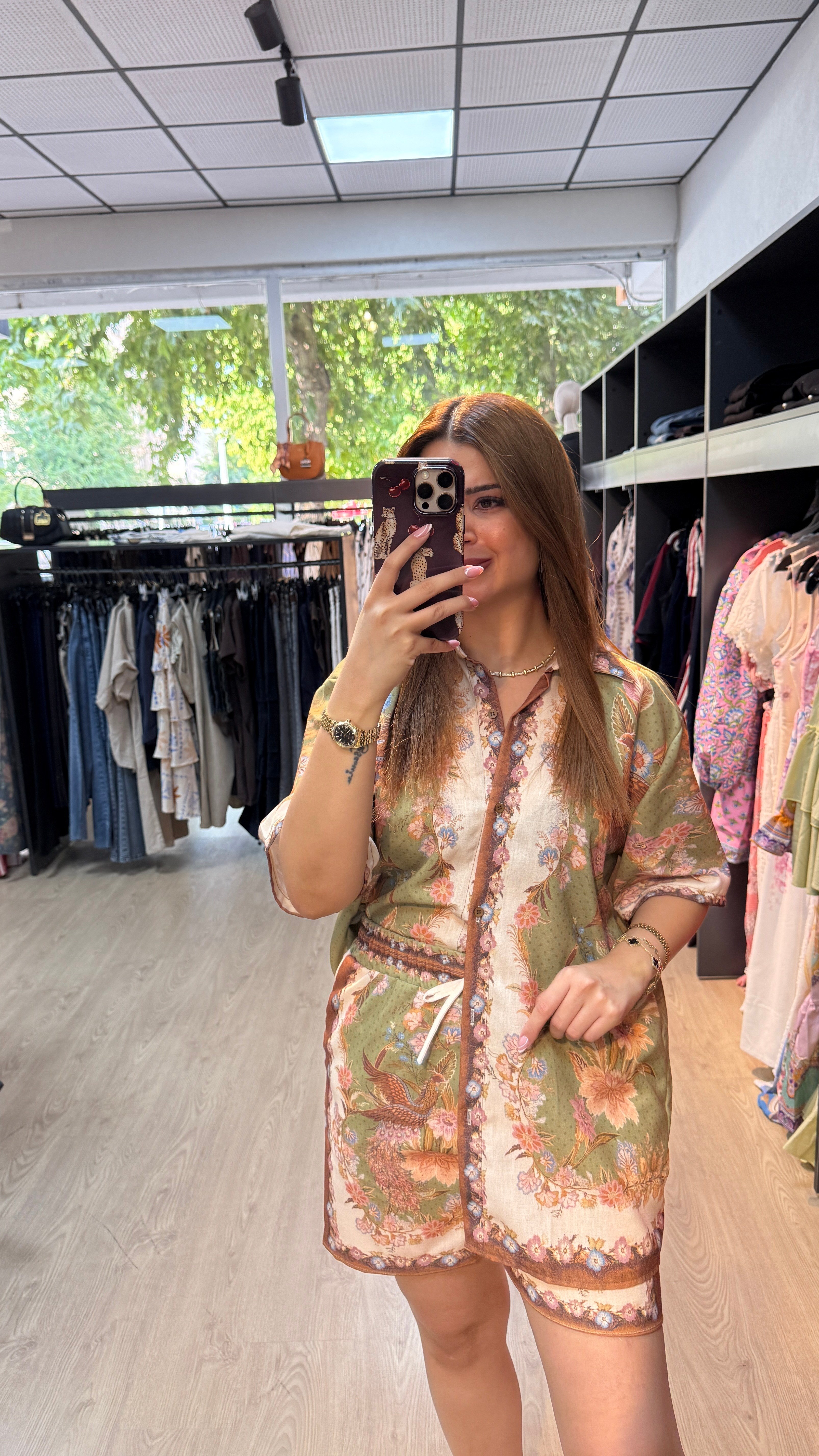 Marka Muaili Desenli Şortlu Takım
