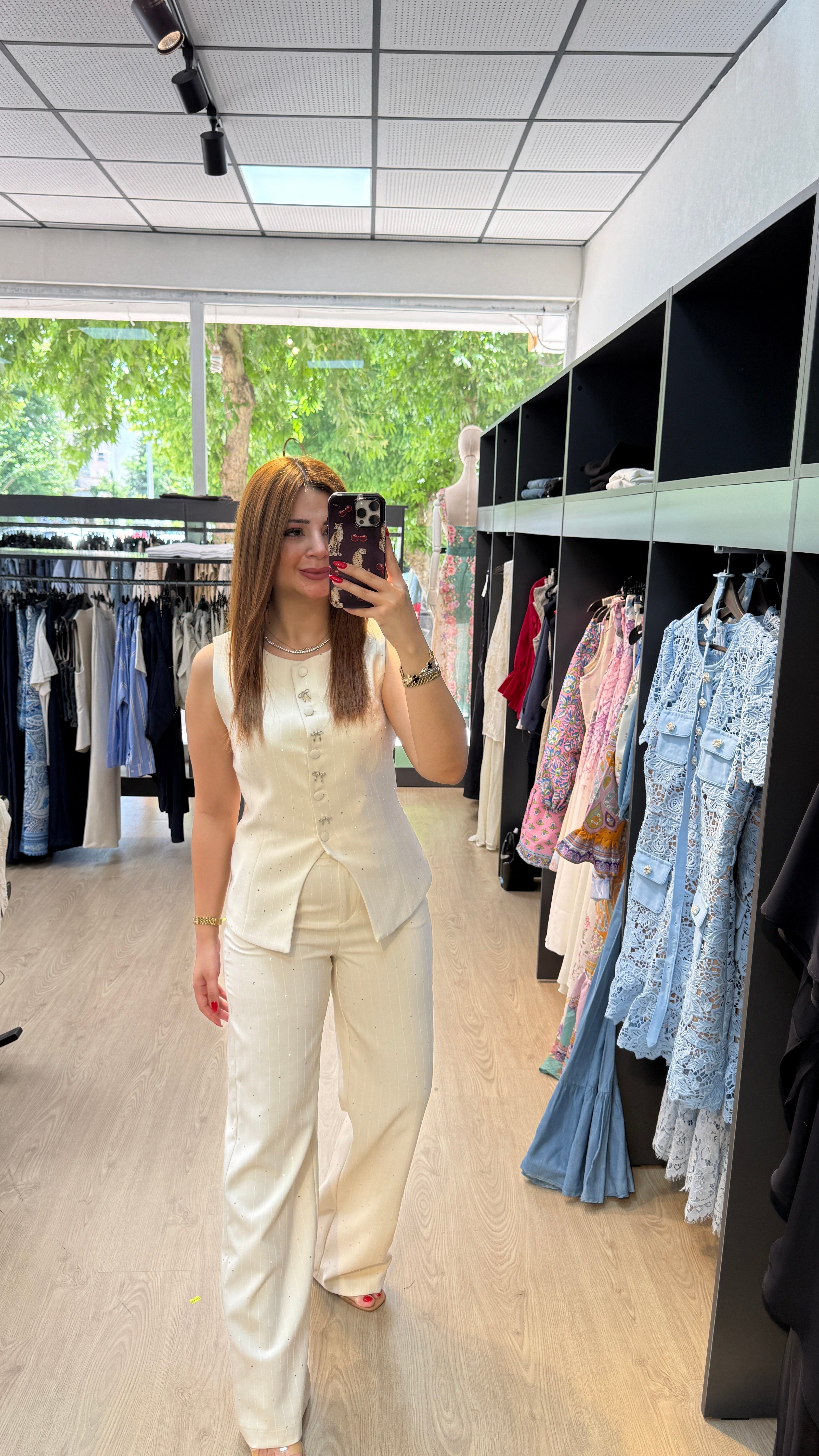 Taşlı Beyaz Kumaş Takım