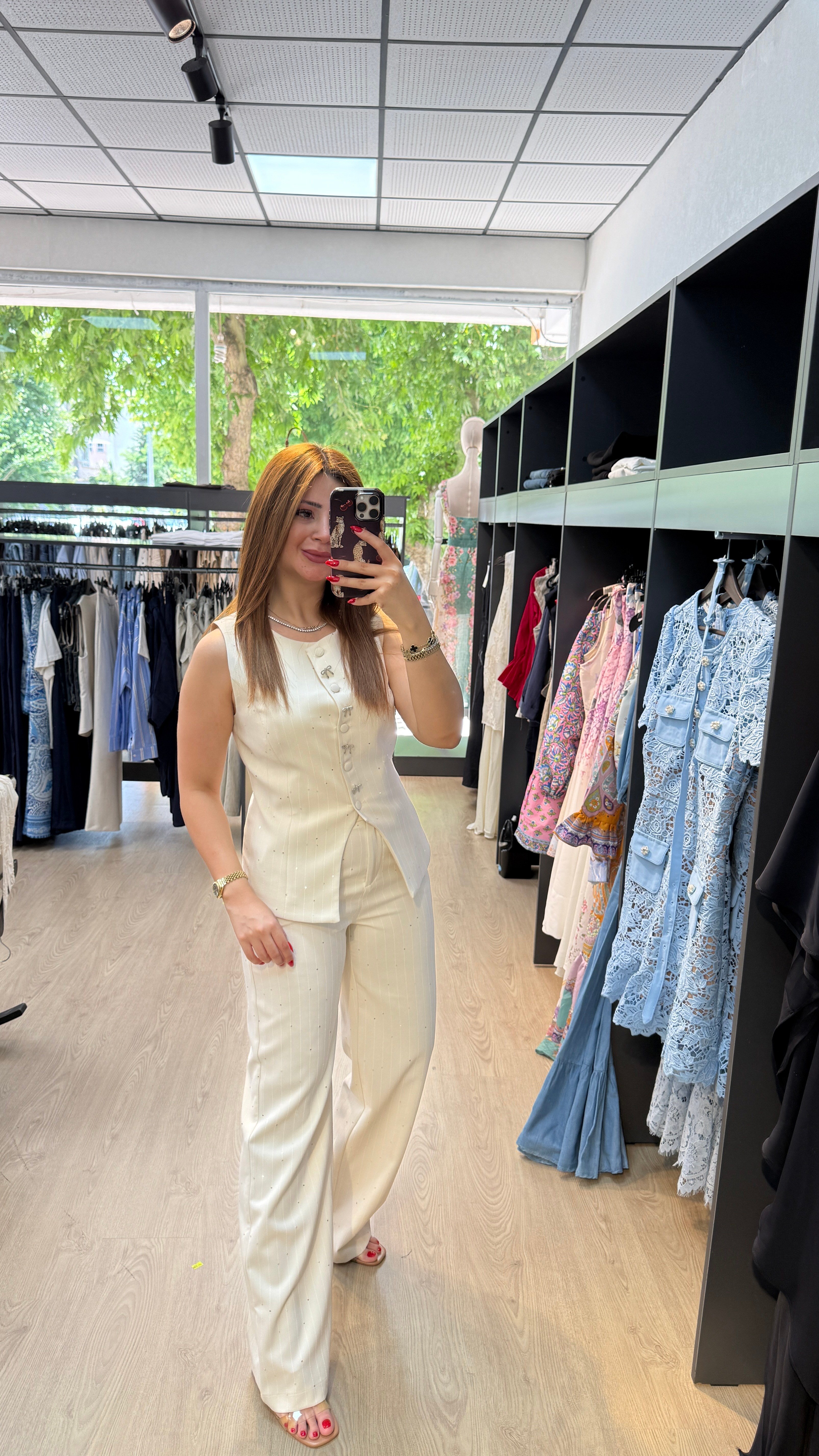 Taşlı Beyaz Kumaş Takım