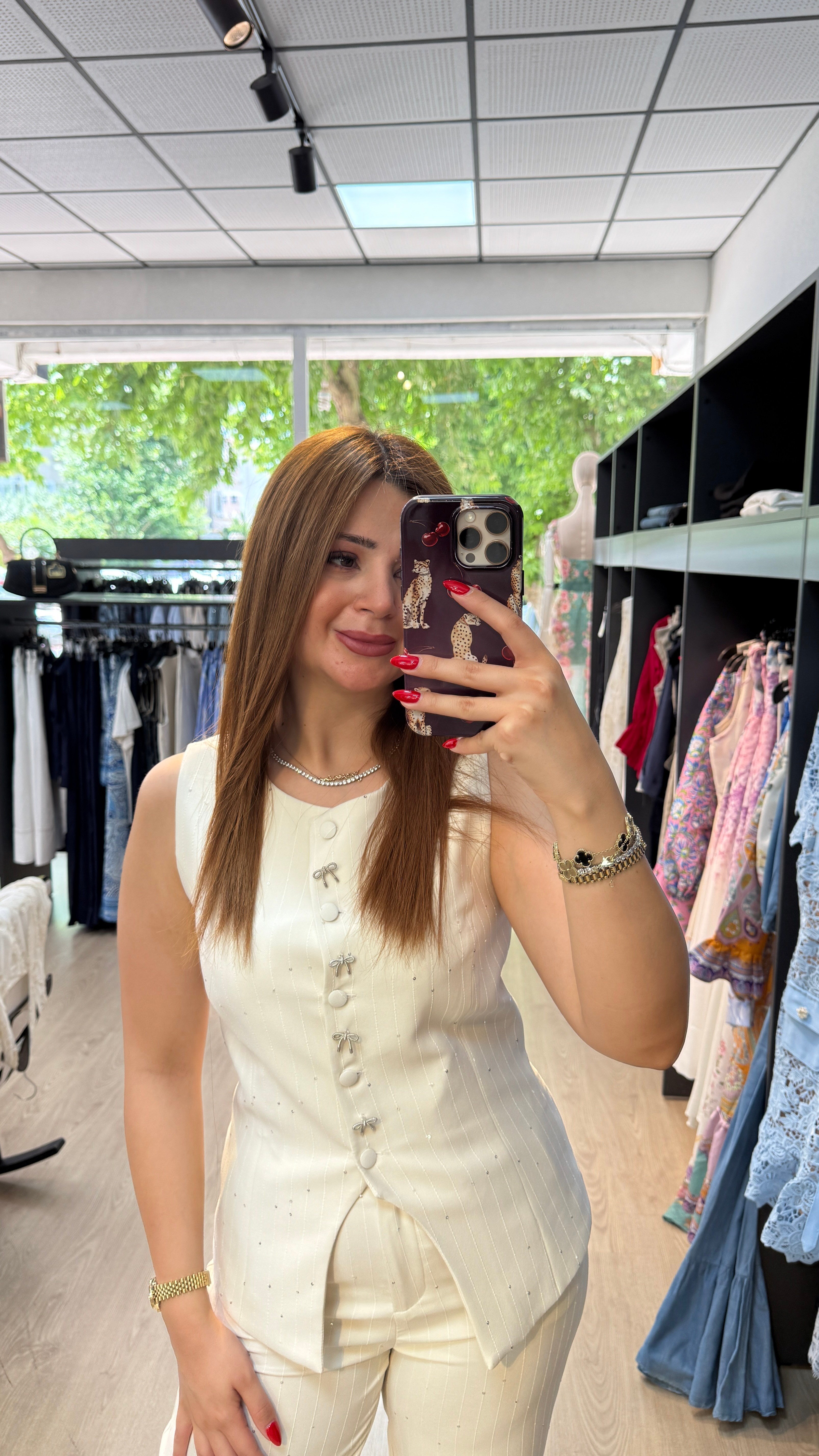 Taşlı Beyaz Kumaş Takım