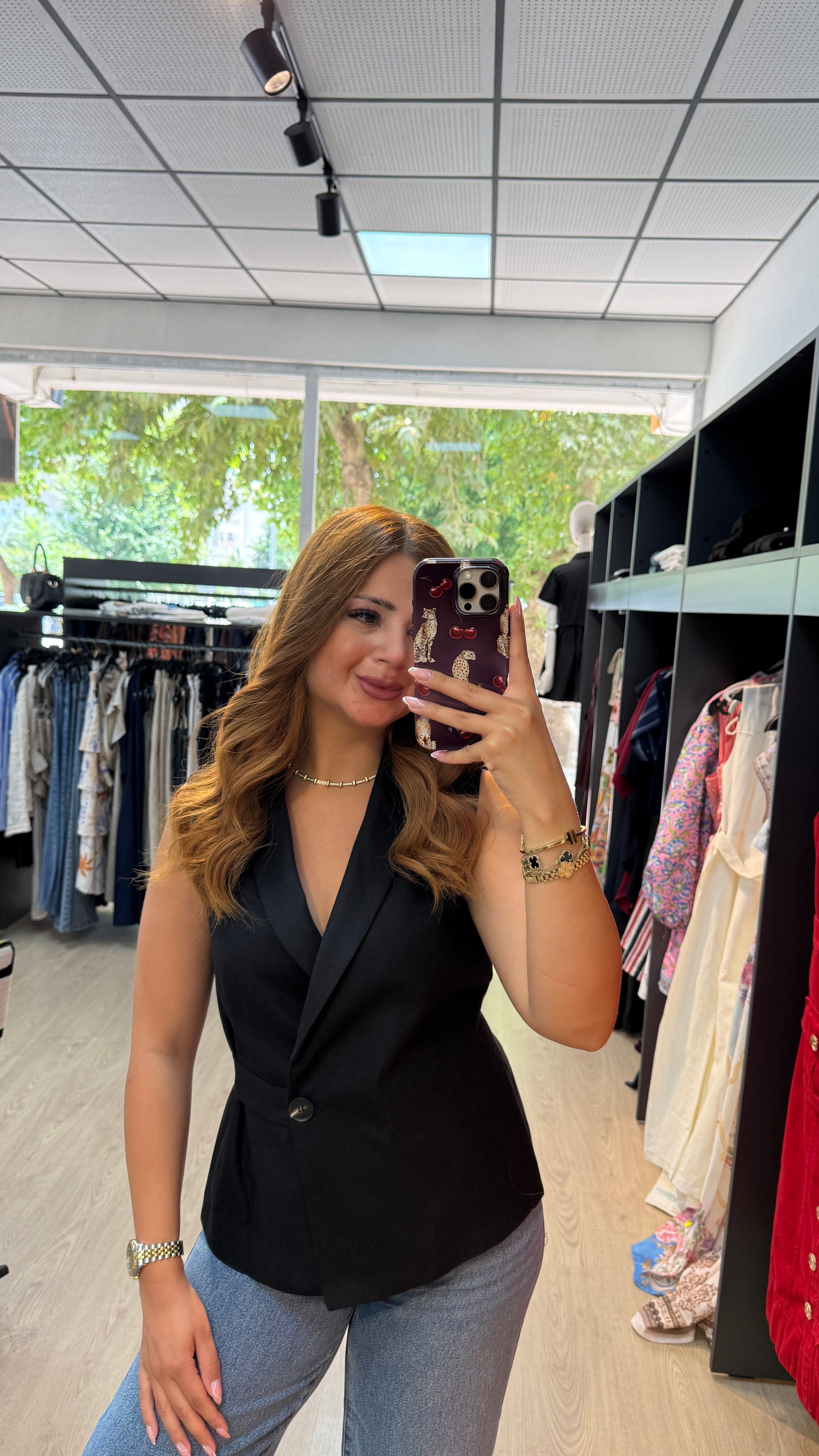 Toka Detaylı Siyah Yelek