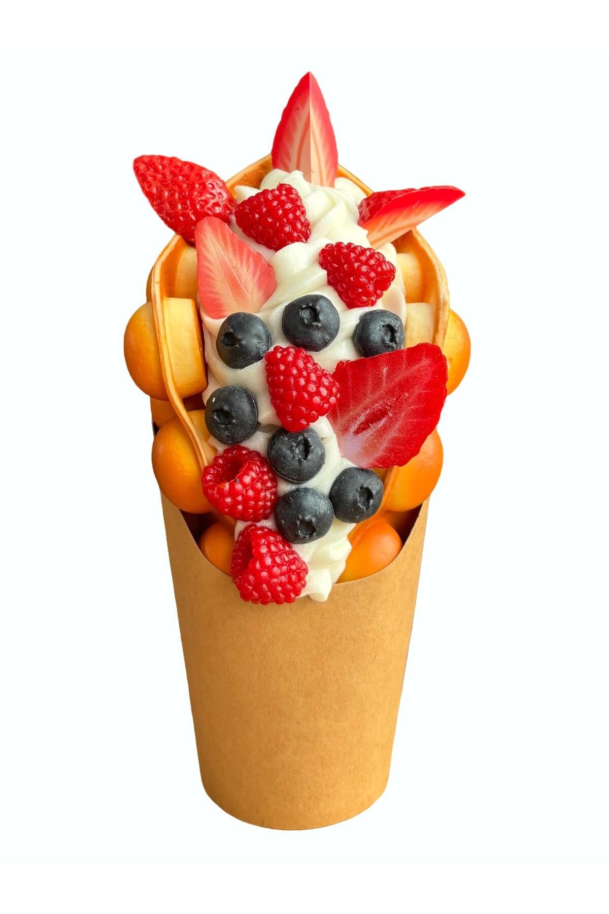 Çilek Yaban Mersinli Bubble Waffle Maketi