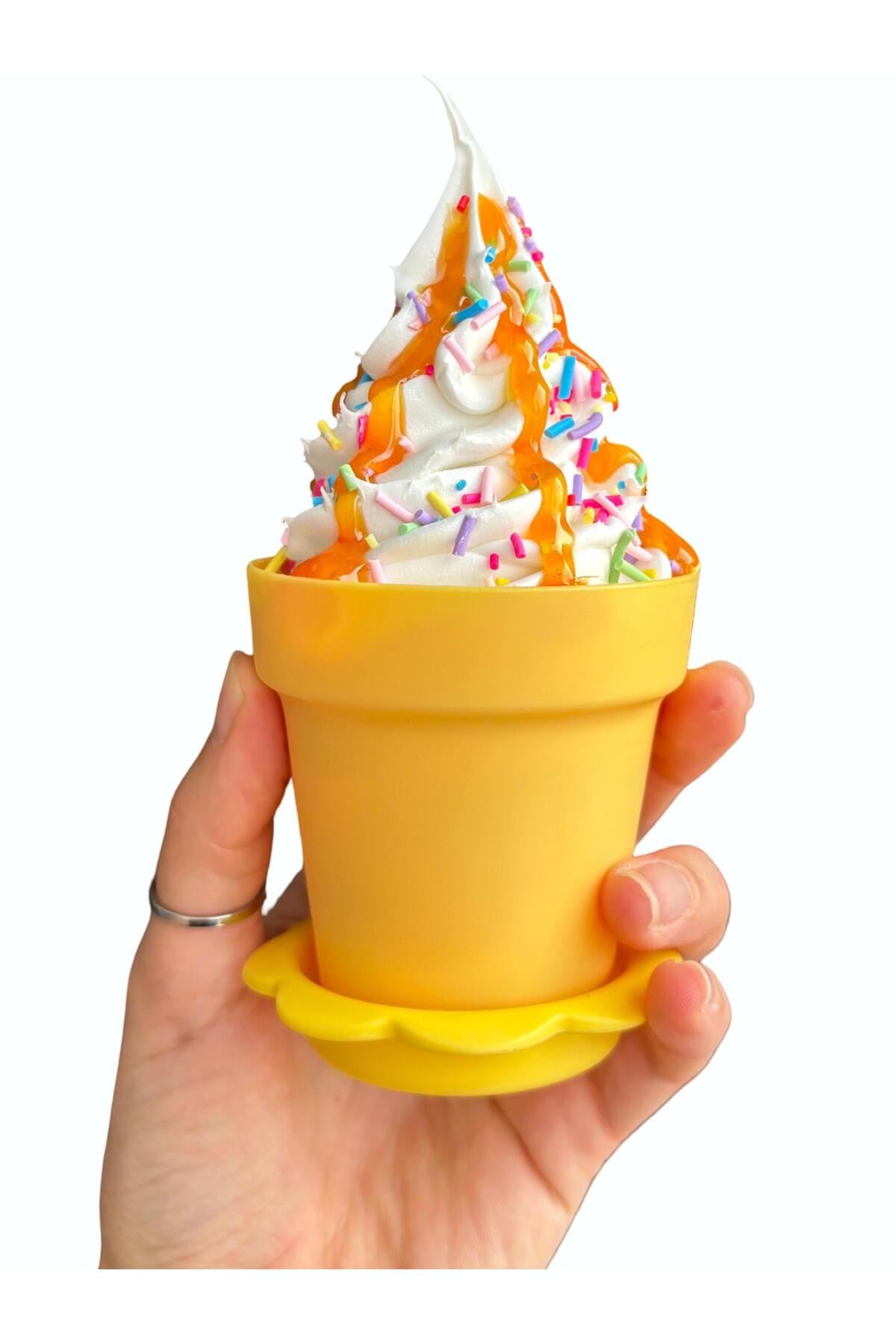 Vanilyalı Soft Dondurma Maketi Cup