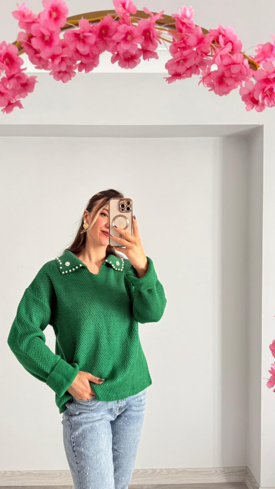 YAKASI BONCUK İŞLEMELİ KAZAK YEŞİL