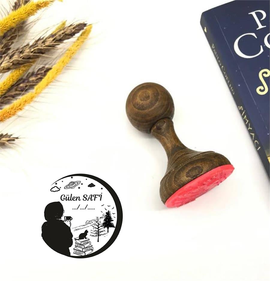 Manzaraya Karsi kahve Içen Kadin ve Saturn Kitap Mührü  ZE 362