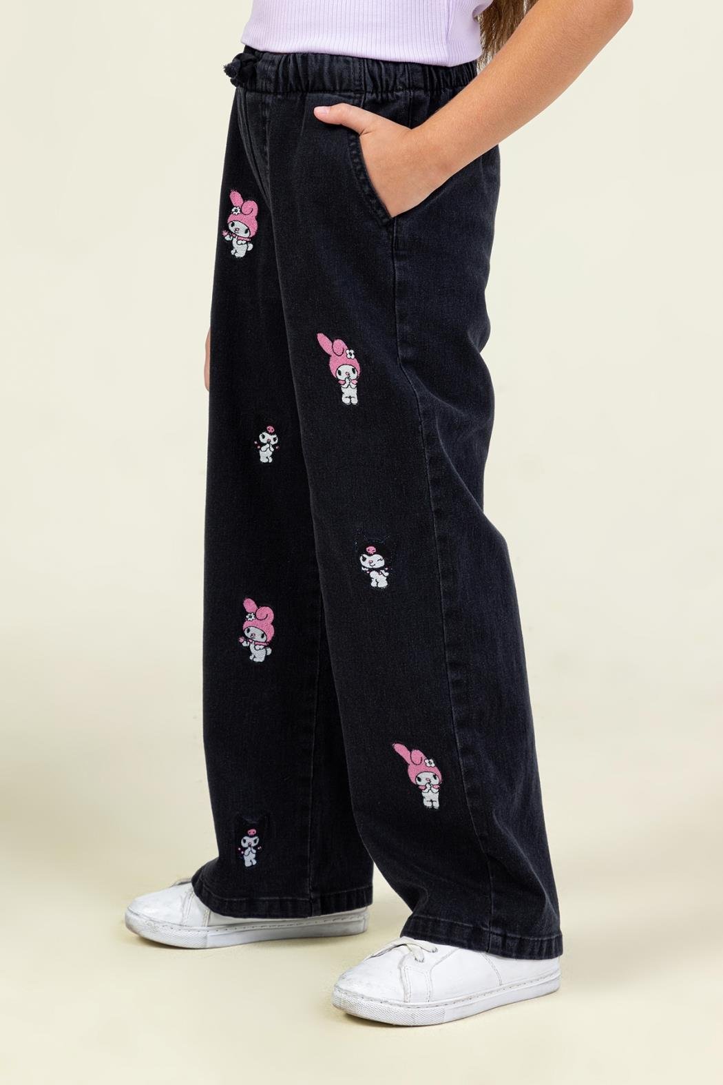 Kız Çocuk Lisanslı Nakışlı Geniş Paça (Wide Leg) Pantolon - Siyah (4-9 Yaş)