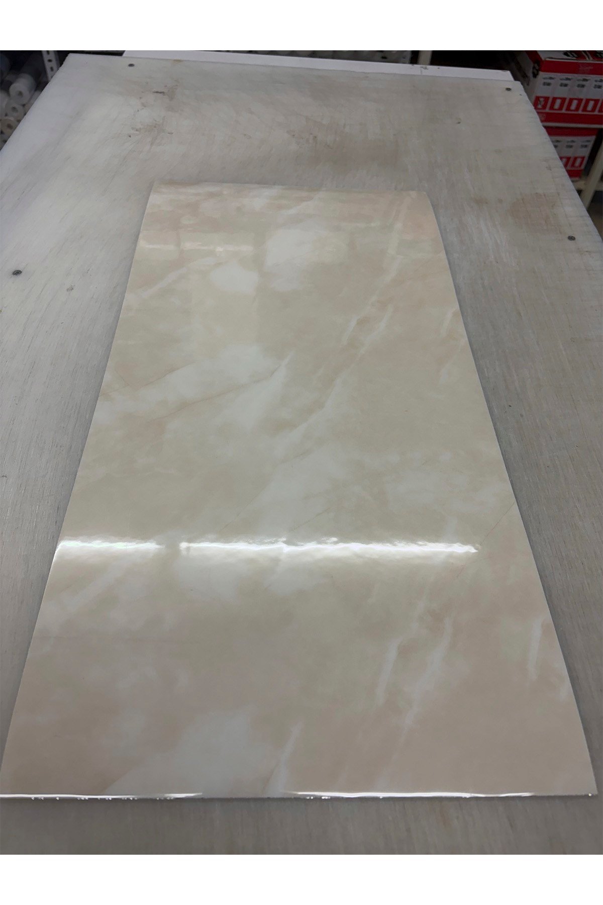 10 Adet, 30x60 Cm Açık Krem Bej Renkler Lüks Mermer Desenli Kendinden Yapışkanlı Mutfak Banyo Wc Kaplama Pvc Panel M059