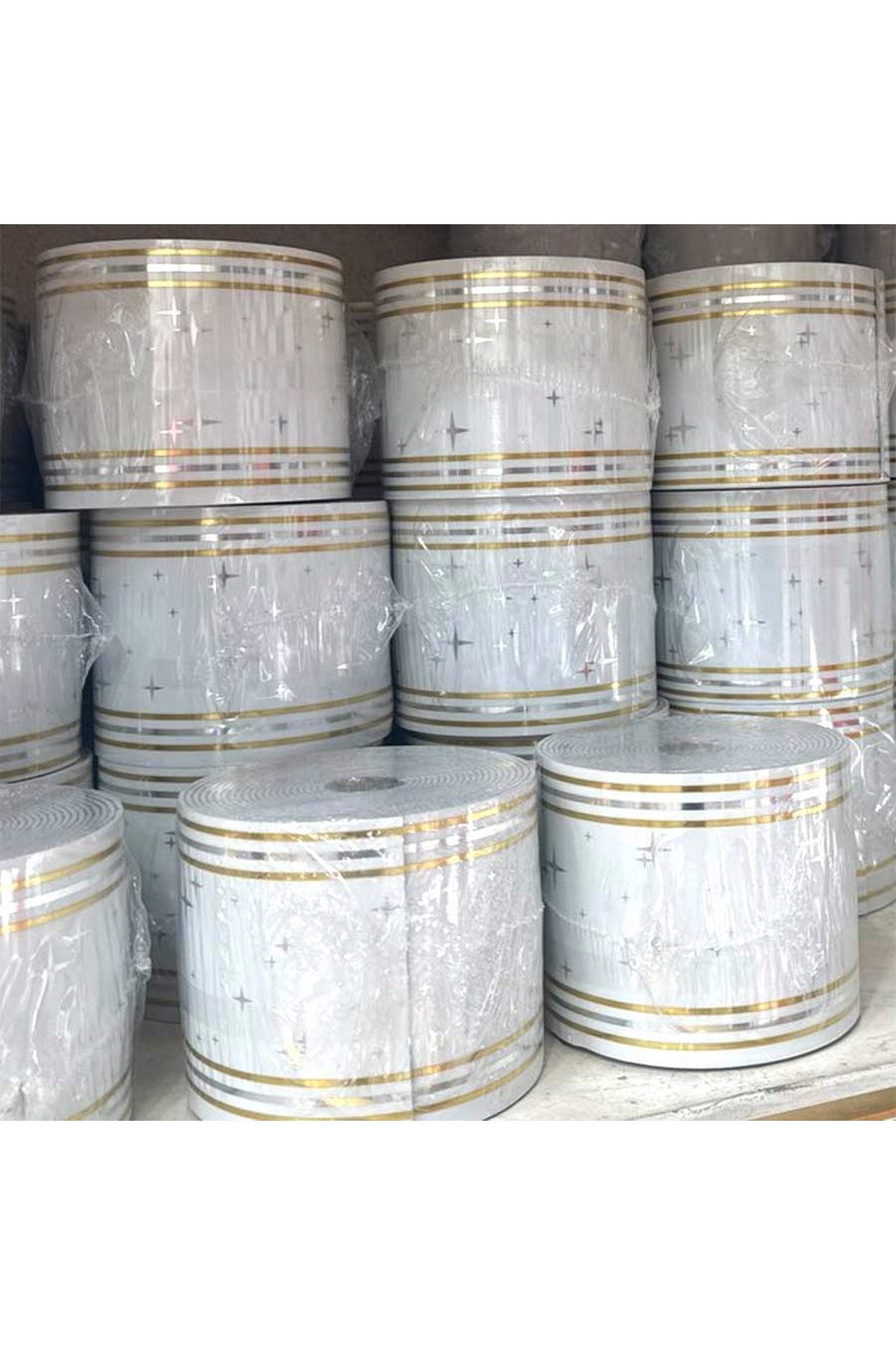 10x500 cm Beyaz Gold Yıldız Renkler Rulo Halinde Ek Yersiz Tek Parça XPE Bordür Şerit Kendinden Yapışkanlı Köpük Duvar Kaplaması-DW229