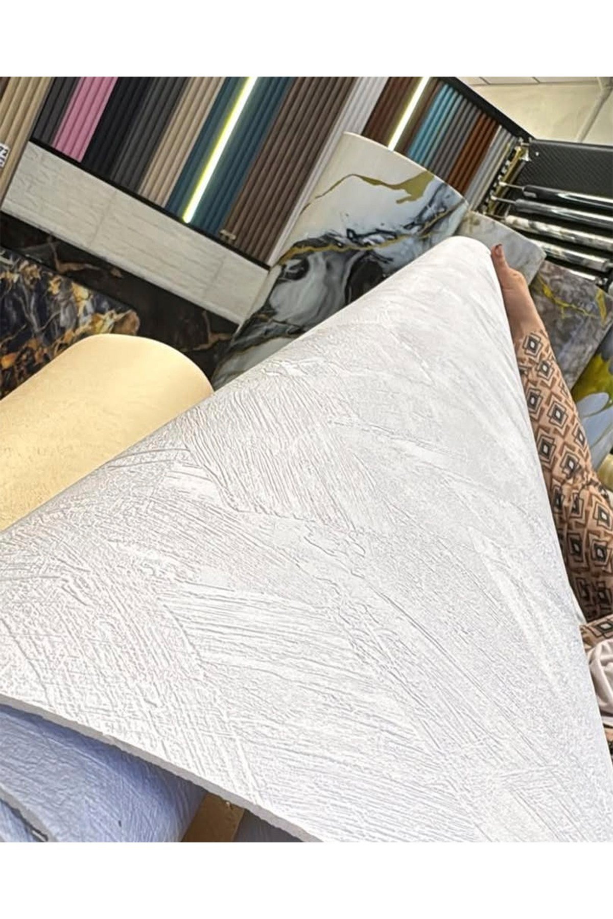 60x280 cm Kabartmalı Dokulu Beyaz Renk Tek Rulo Halinde Ek Yersiz Tek Parça XPE Isı Ses Yalıtım Kendinden Yapışkanlı Kendinden Desenli Dokulu Köpük Duvar Kağıdı-R-5001