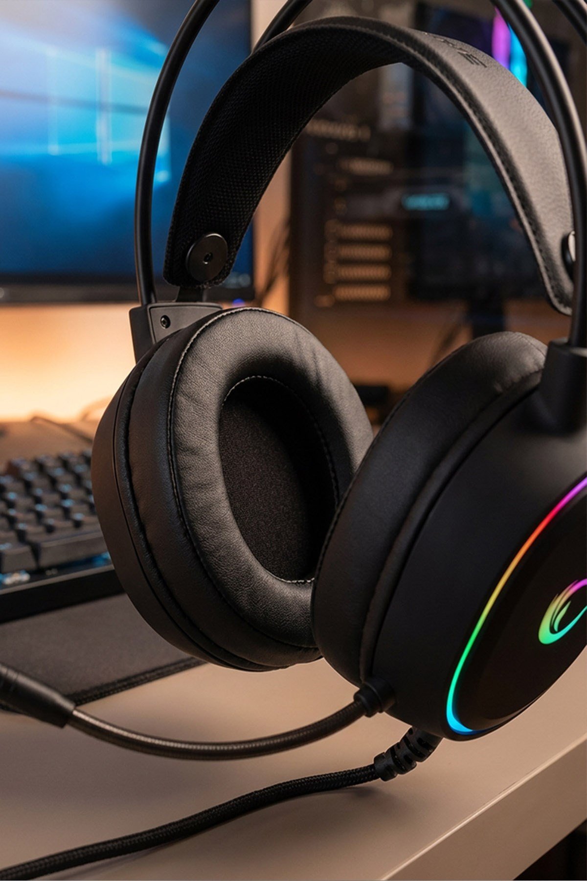 Rogue Siyah Usb 7.1 Rgb Ledli Gaming Esnek Mikrofonlu Oyuncu Kulaklık