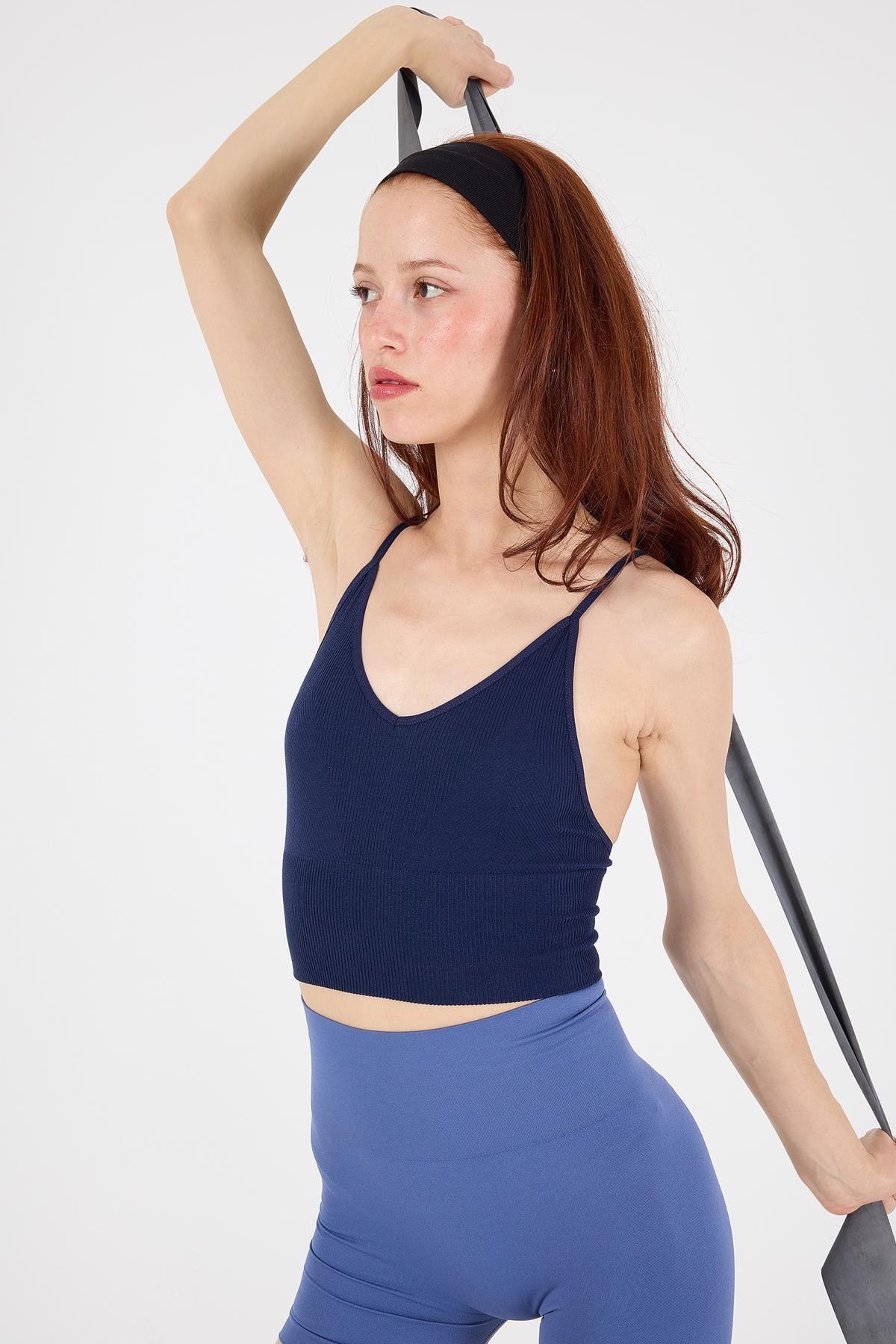 SEAMLEES V YAKA CROP