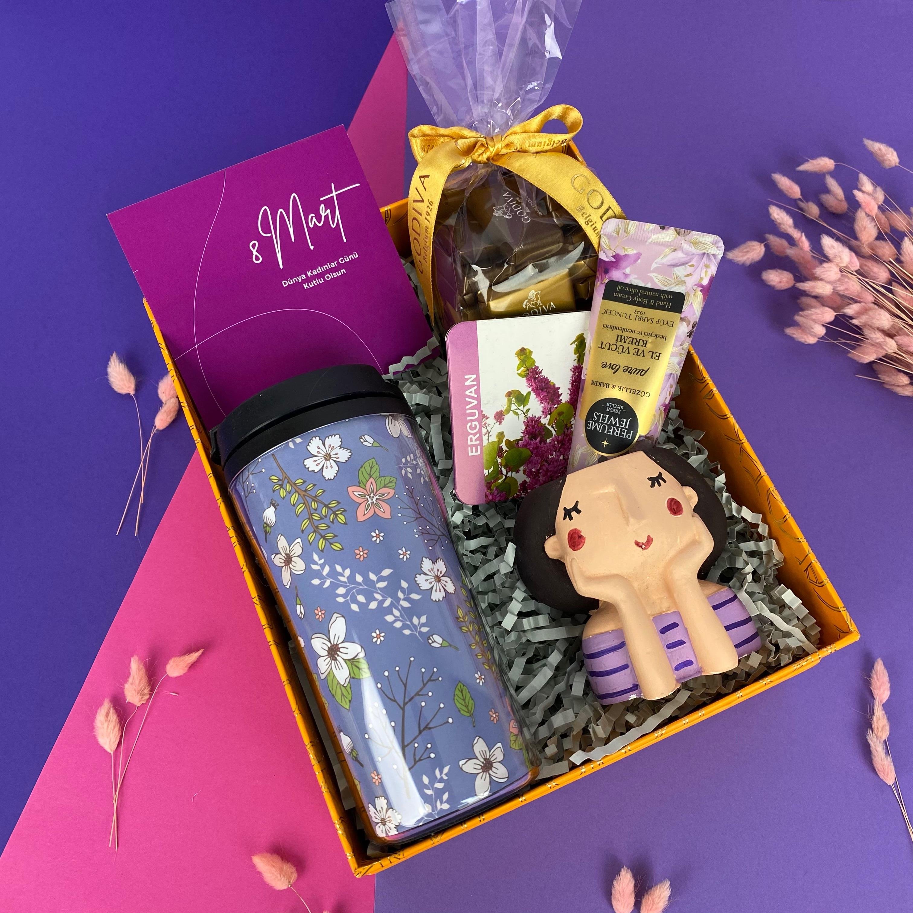 anneler-gunu-hediye-cicekli-kadinlar-h-0e-bdd.jpg