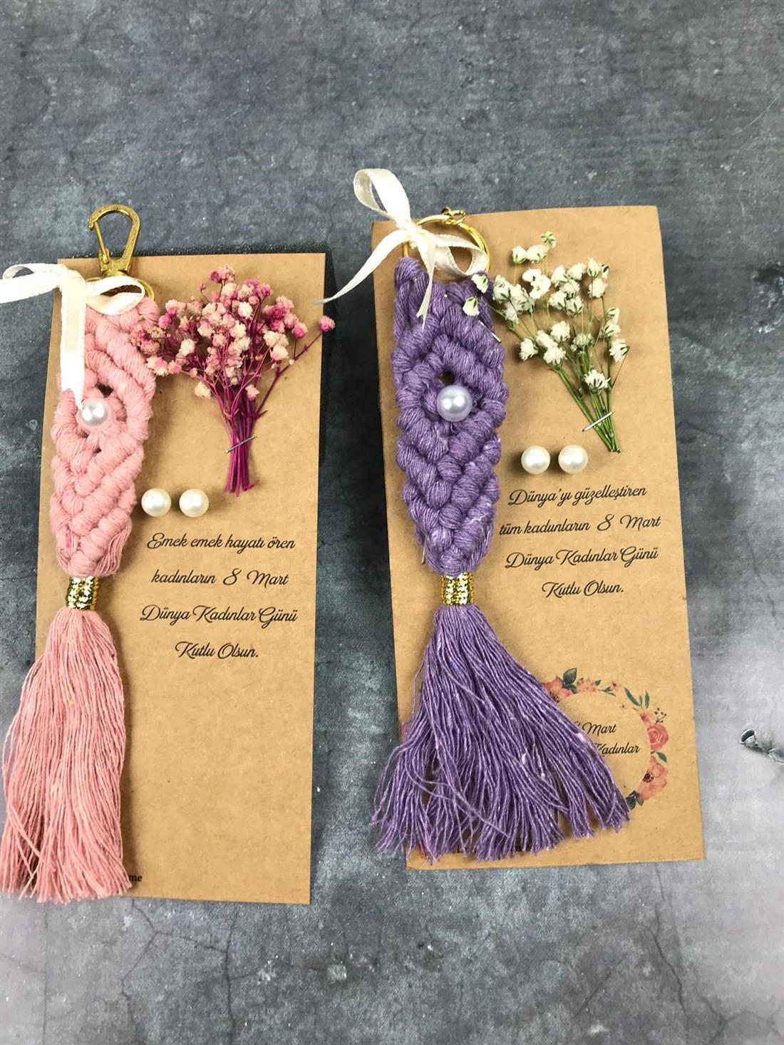 anneler-gunu-hediye-makrome-anahtarlik-e1d-4a.jpg