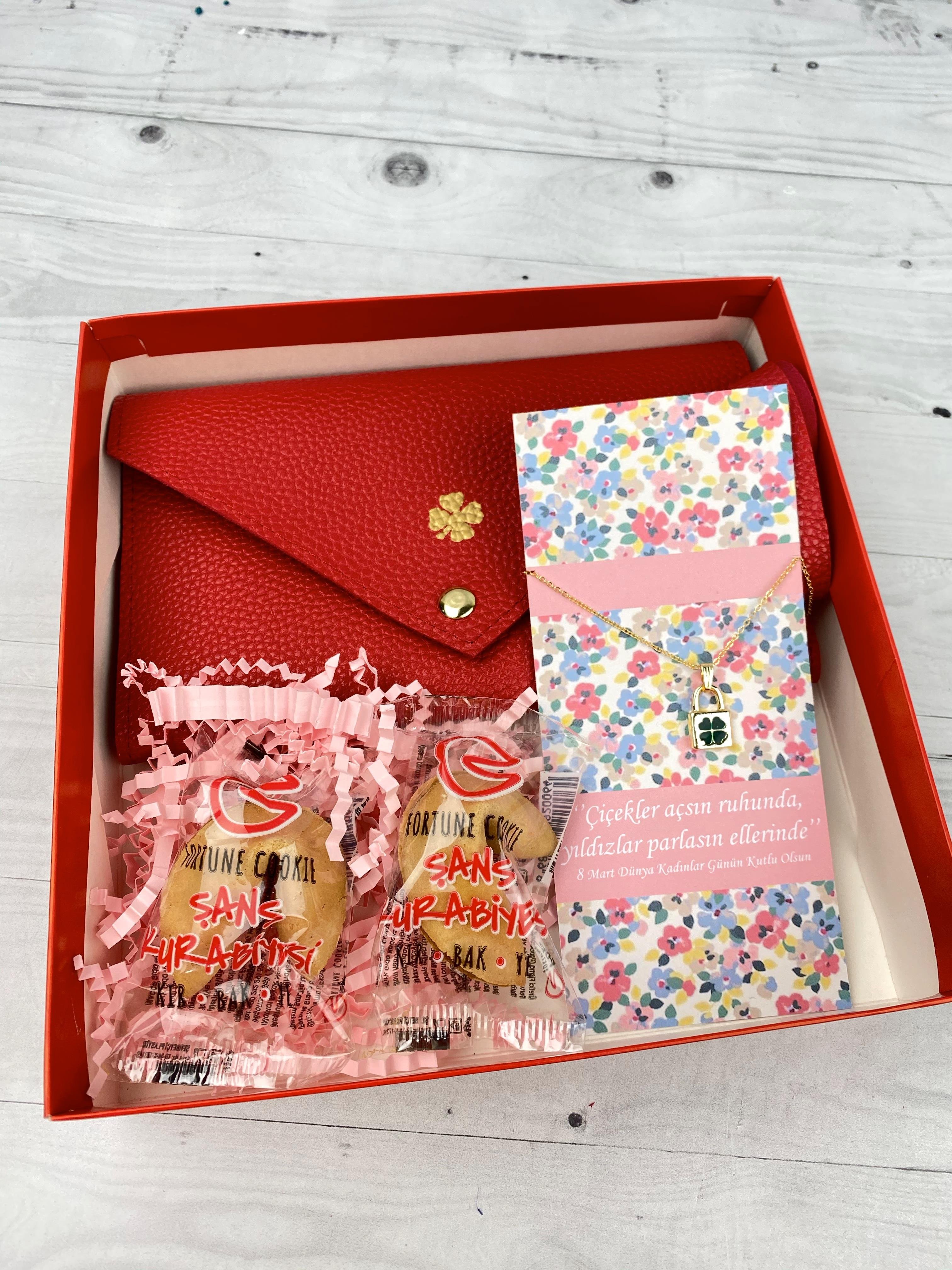 anneler-gunu-sans-hediye-seti--3fa51d.jpg