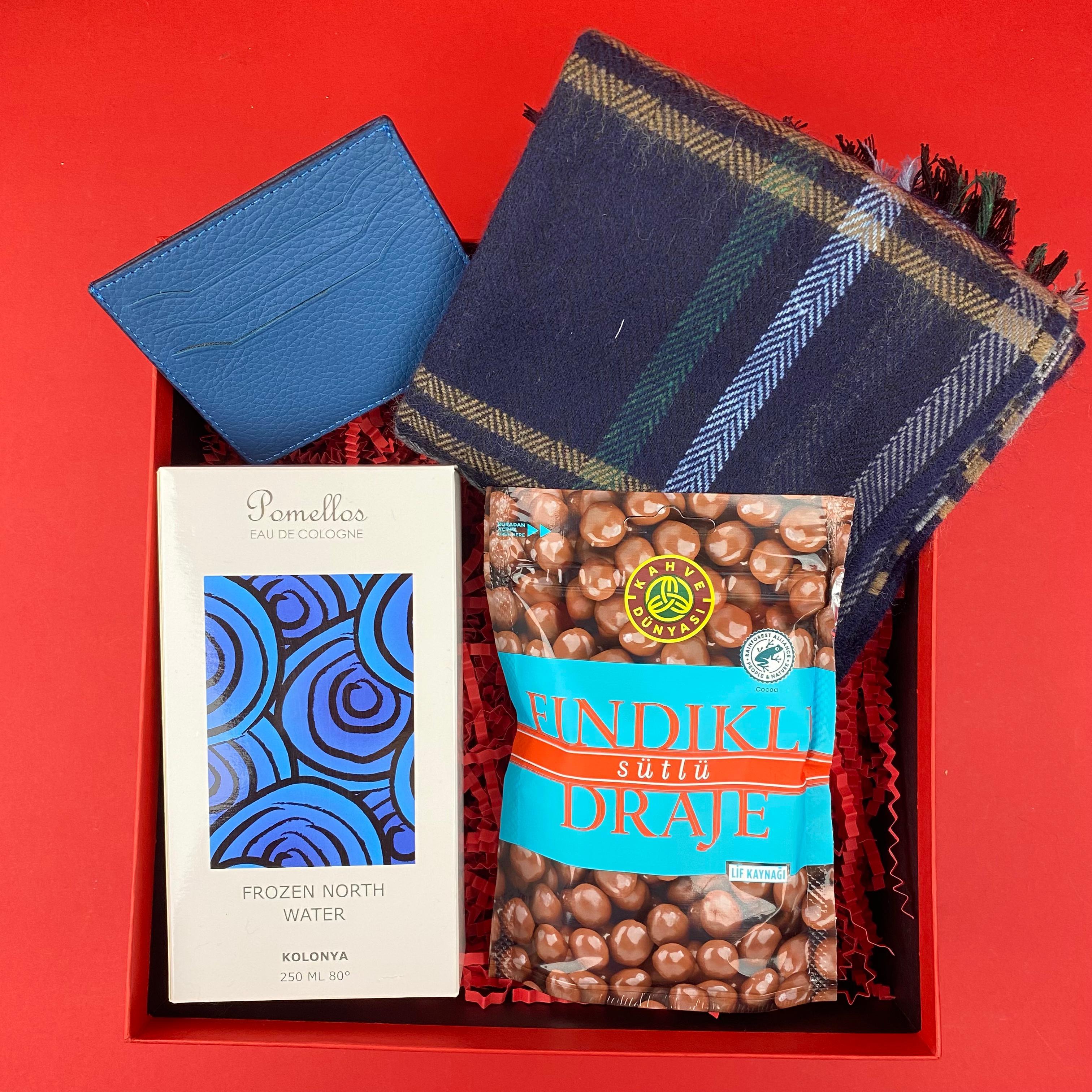 Arsen Erkek Atkılı Kartlık  Yılbaşı Hediye Kutusu