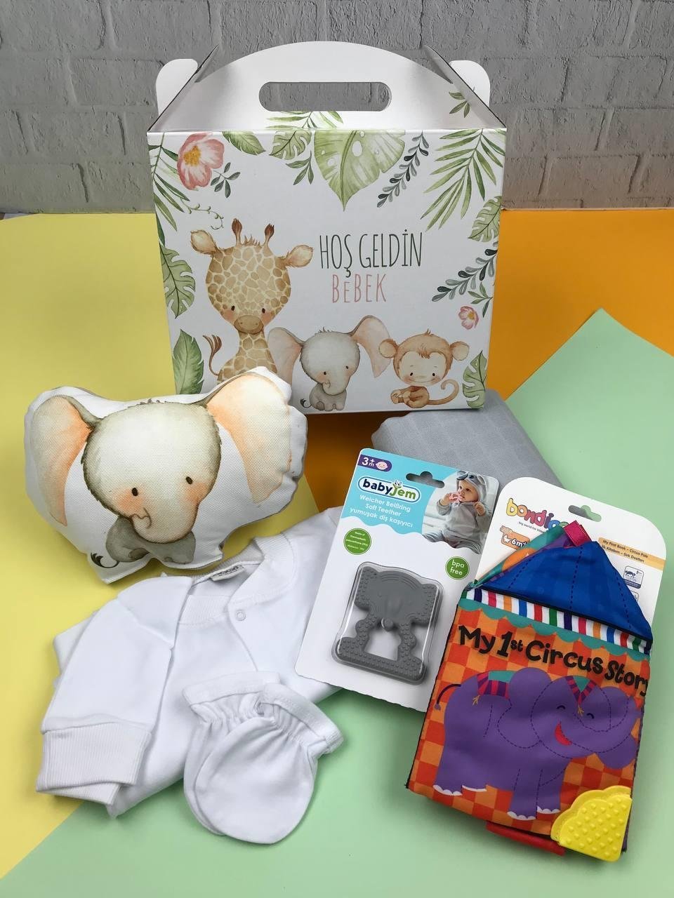 ilk-kitabim-bebek-hediye-kutusu-b108-a.jpg