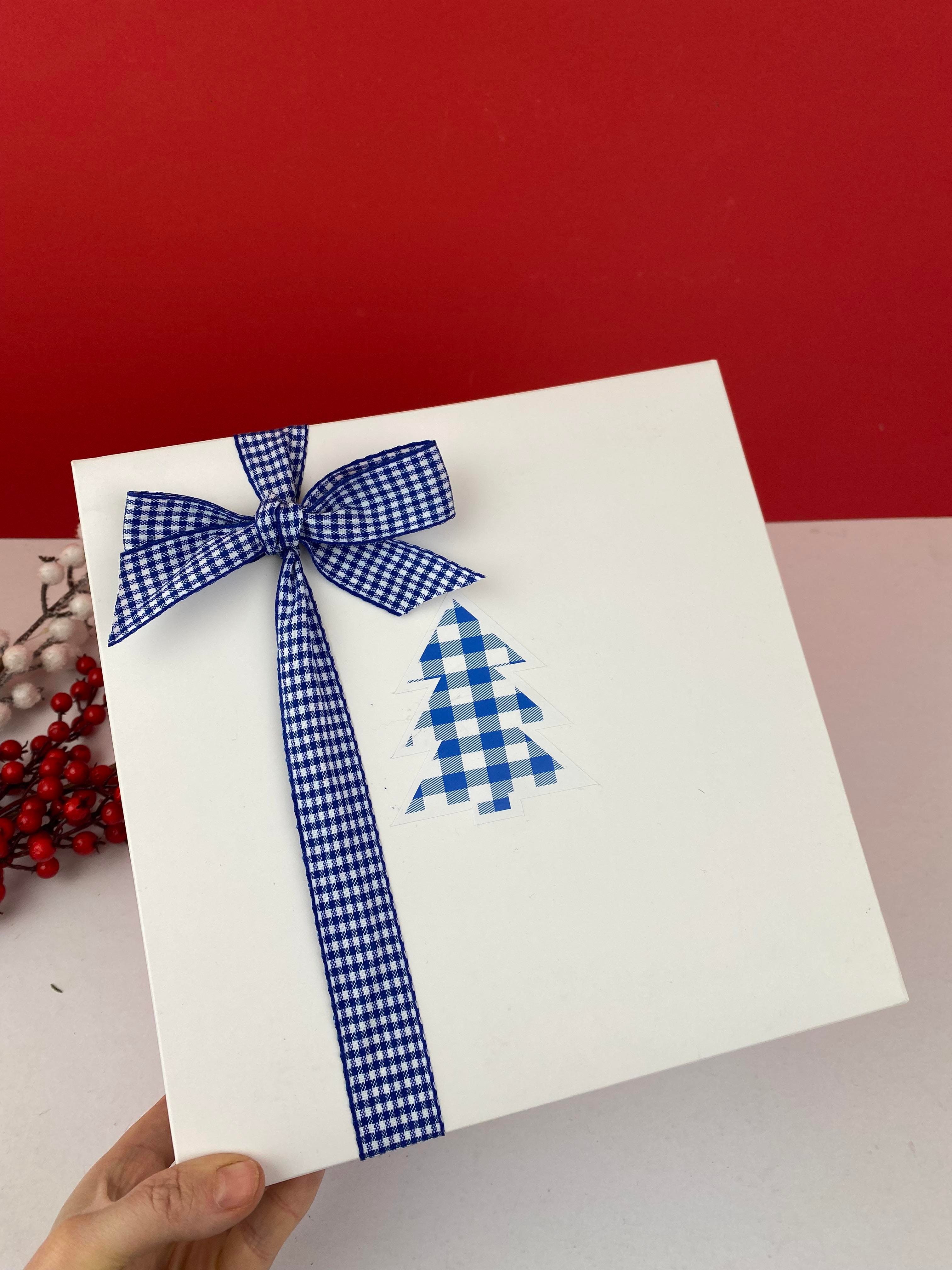 Işıklı Çam Ağaçlı Yeniyıl Boş Hediye Kutusu 