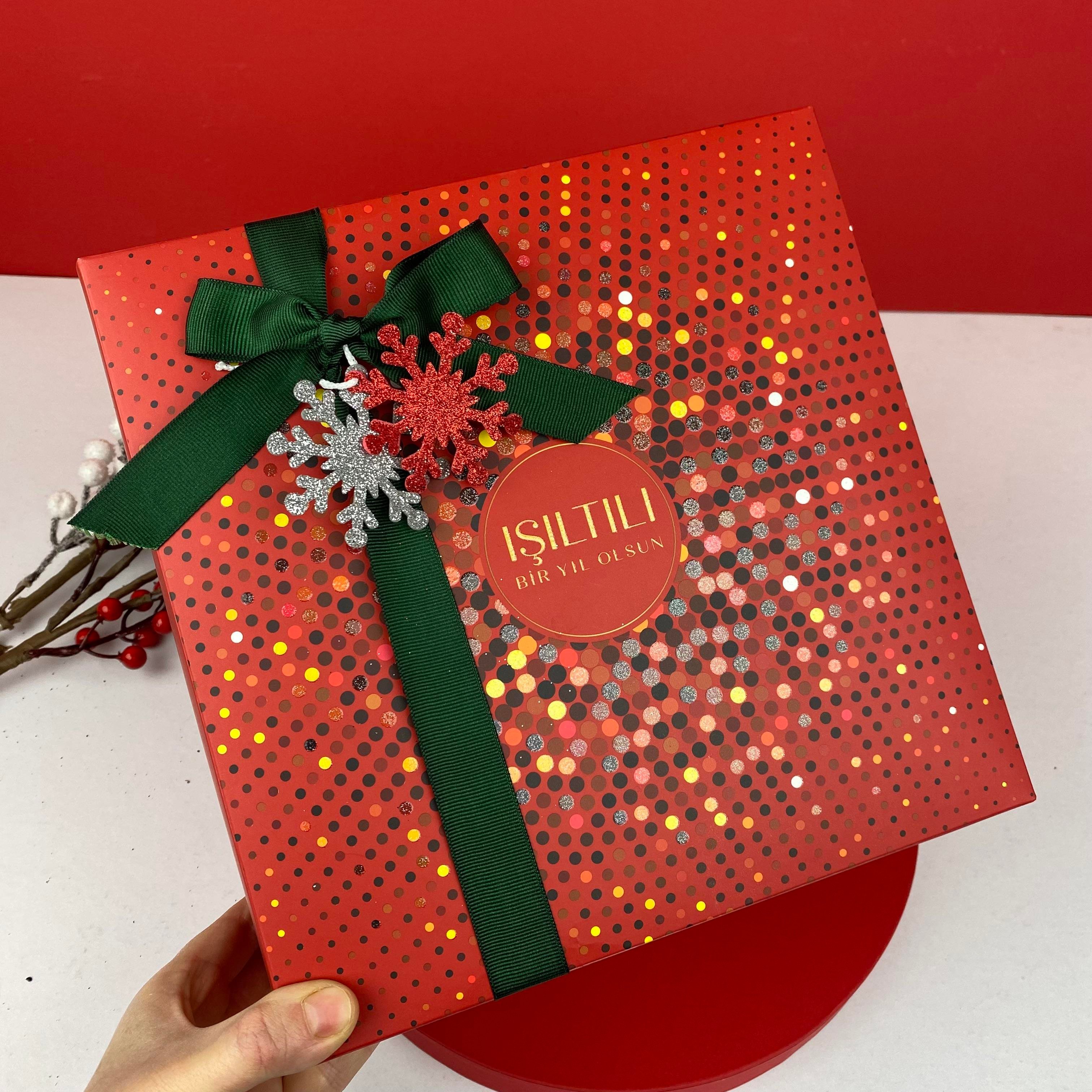 Işıltılı bir yıl olsun Yılbaşı Boş Hediye Kutusu